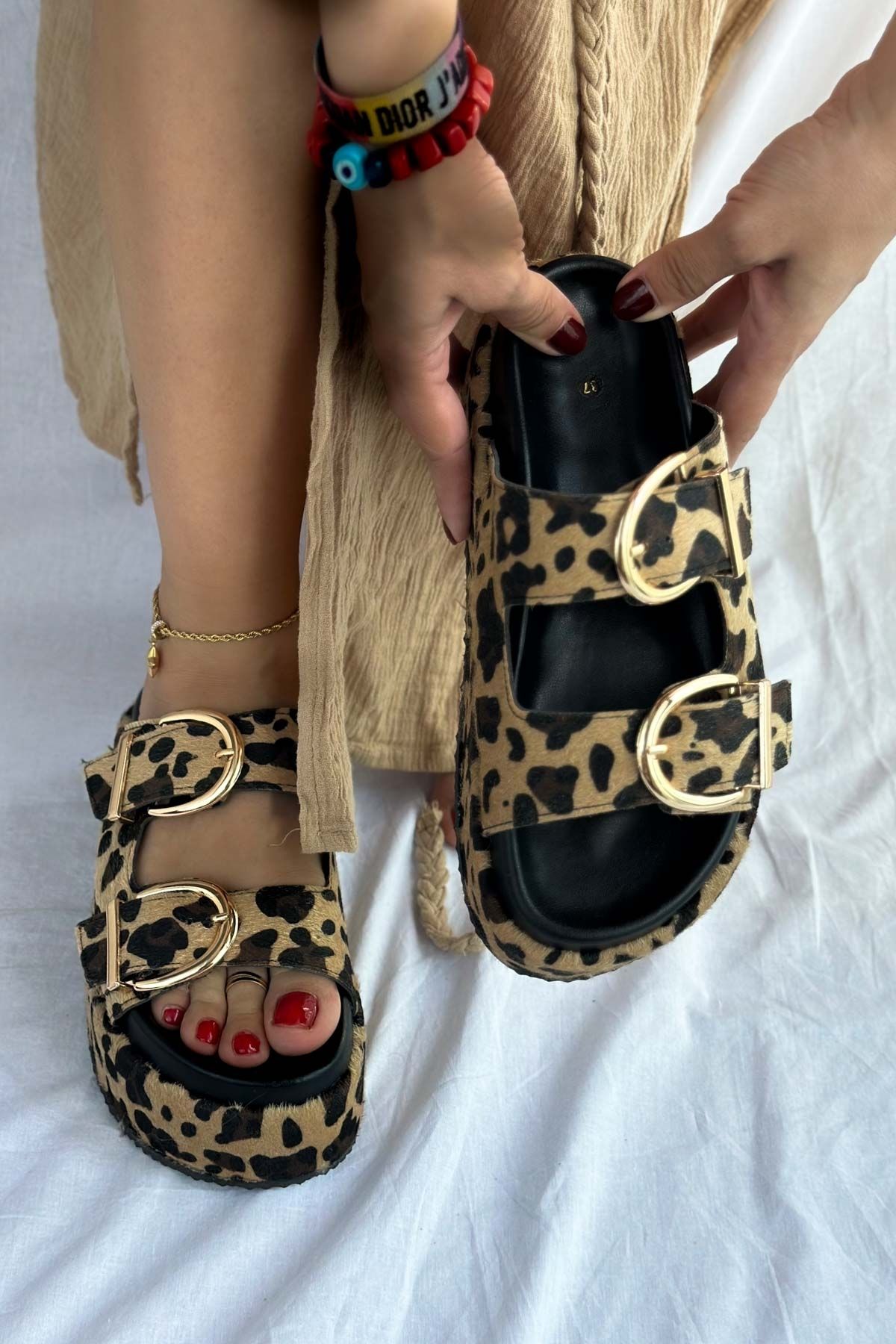 Shoebutik Giza Sarı Siyah Hayvan Desen Yüksek Dolgu Topuk Kadın Terlik