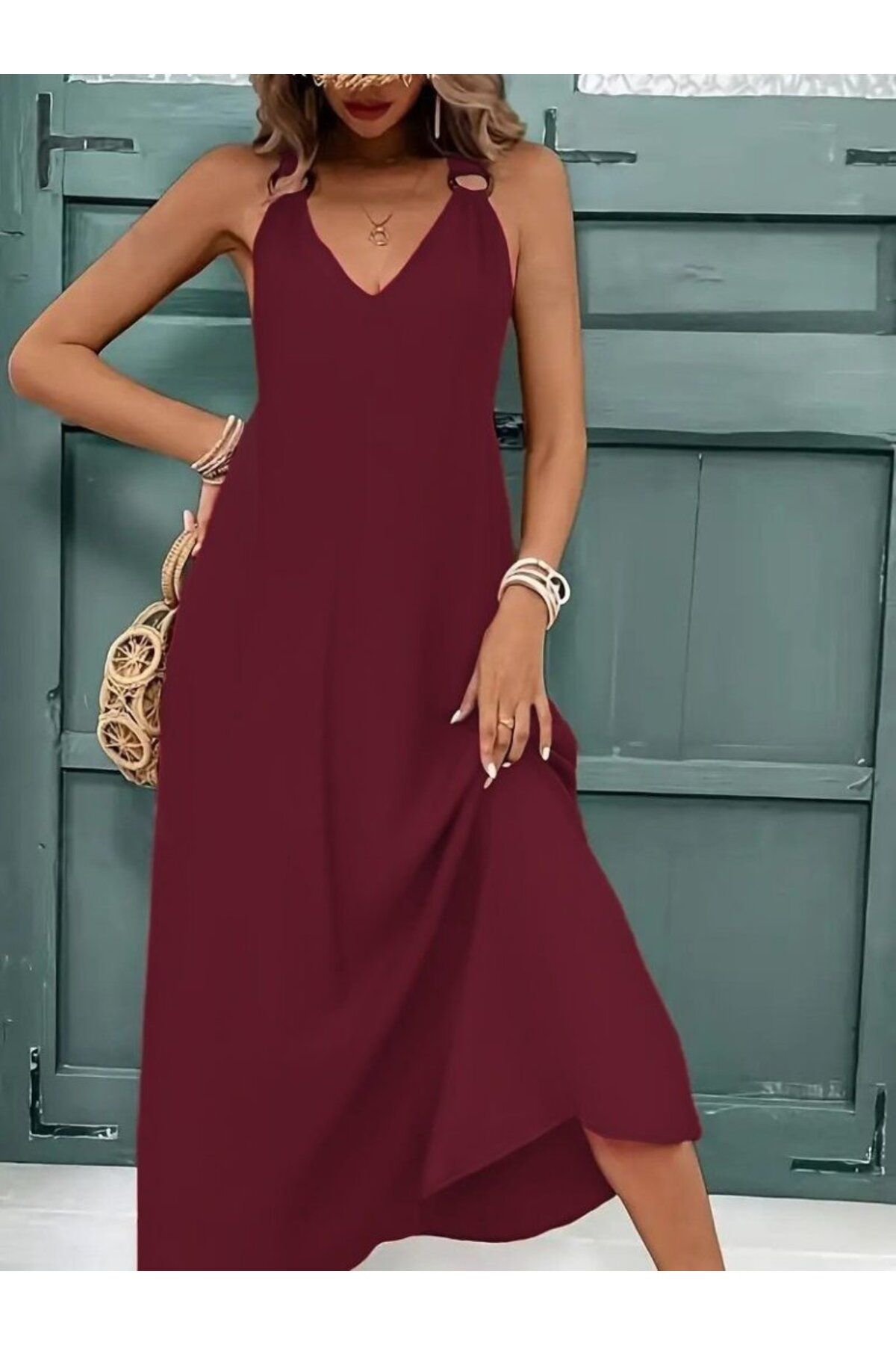Kokosh moda Kadın Askılı V Yakalı Halka Detaylı Maksi Boy Viskon Elbise