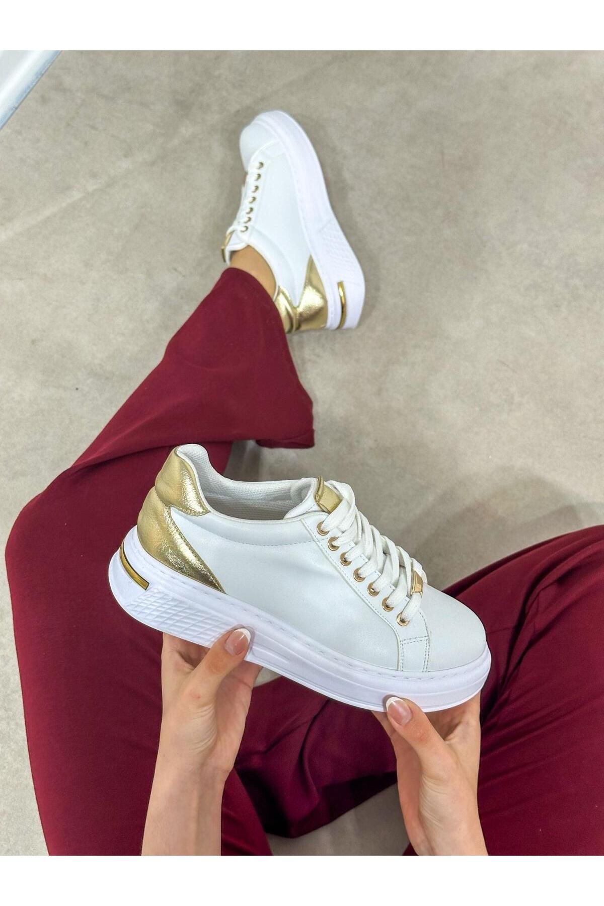 ERVANIN BUTİĞİ Beyaz Cilt (Alen) Gold Detaylı Kadın Sneakers