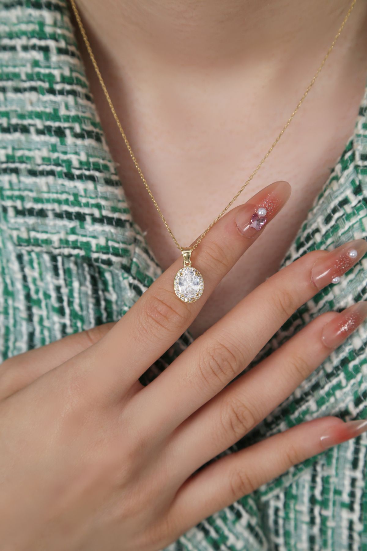 Sanem silver Oval Beyaz Taşlı Gümüş Kolye,925 Ayar Gümüş Üzeri 14 Ayar Altın Kaplama,Beyaz Pırlanta Model
