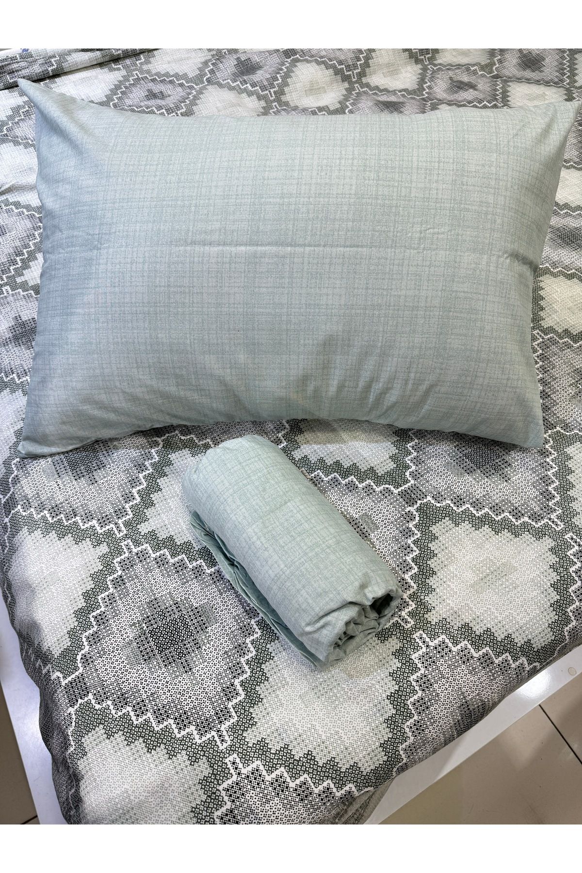 ŞENER HOME-Canvas Patterned Bed Sheet Elastic Single Pique Set - Mint 2