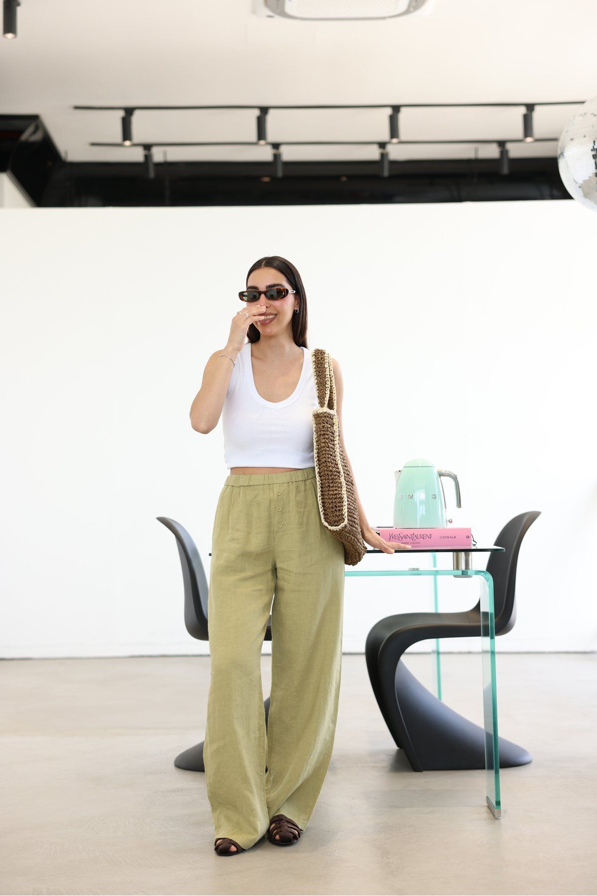Özge Özgenç Düğme Detaylı %100 Keten Pantolon