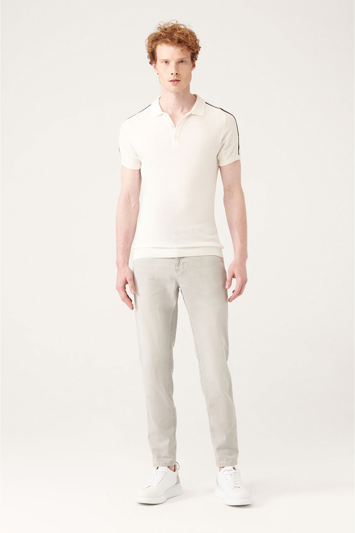 Avva-Men's White Ribbed Knitwear T-Shirt with Stripe Detail on the Shoulder A31Y5105 5