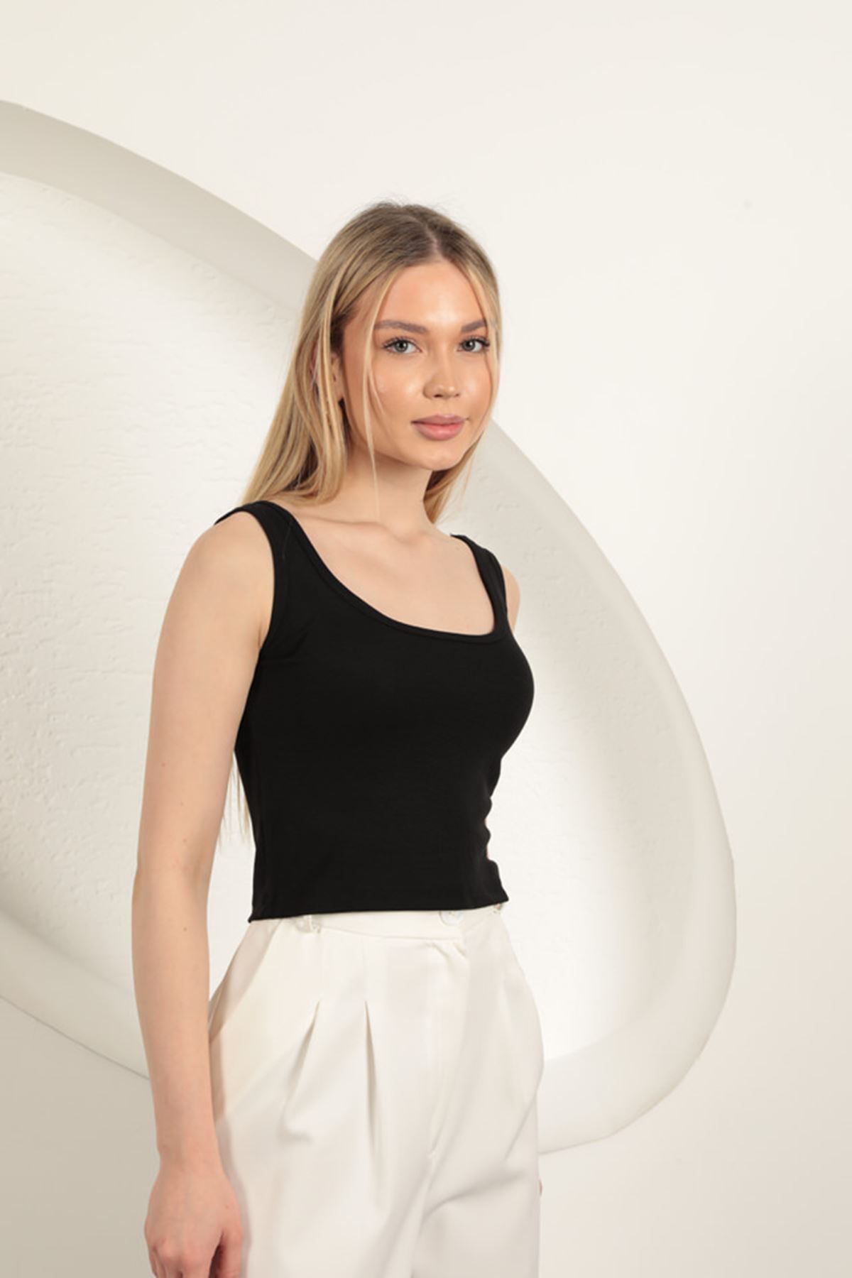 Remon Çilek Viskon Kumaş Askılı Crop 5Y005