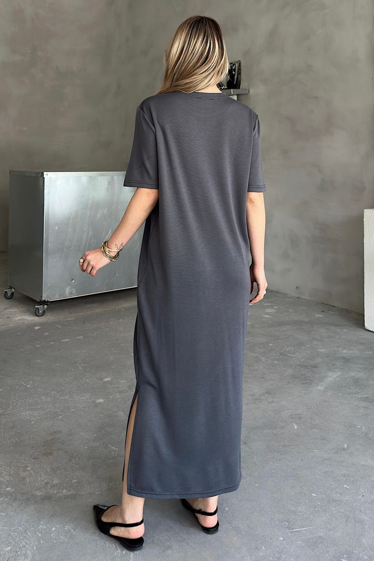 bb butik basic-Μακρύ μάξι φόρεμα με μακρύ σχίσιμο με ντραπέ Basic MX7090 3