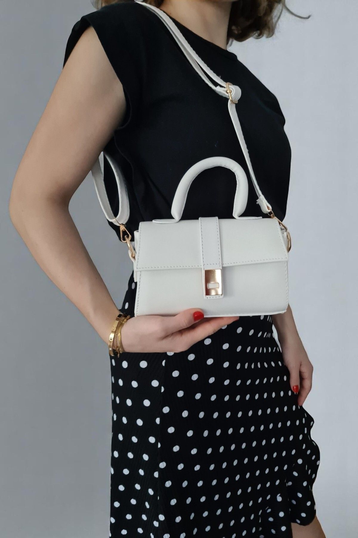 Classbag Kadın Luna Beyaz Tokalı Şık Deri Görünümlü Minimal El ve Omuz Çantası