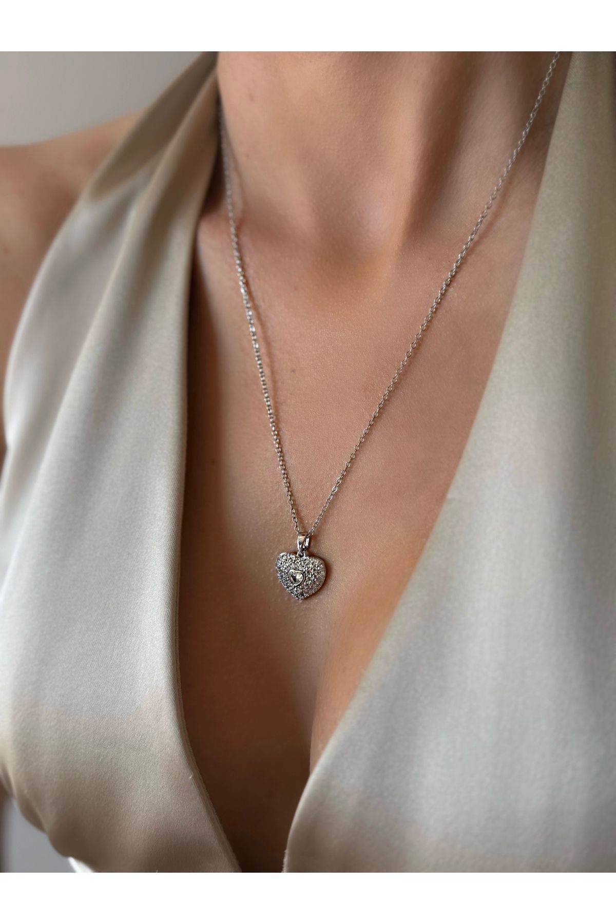 İNN JEWELLERY Çelik Kolye Kararmaz Kalp Figürlü (2 YIL İTHALATÇI GARANTİLİ)
