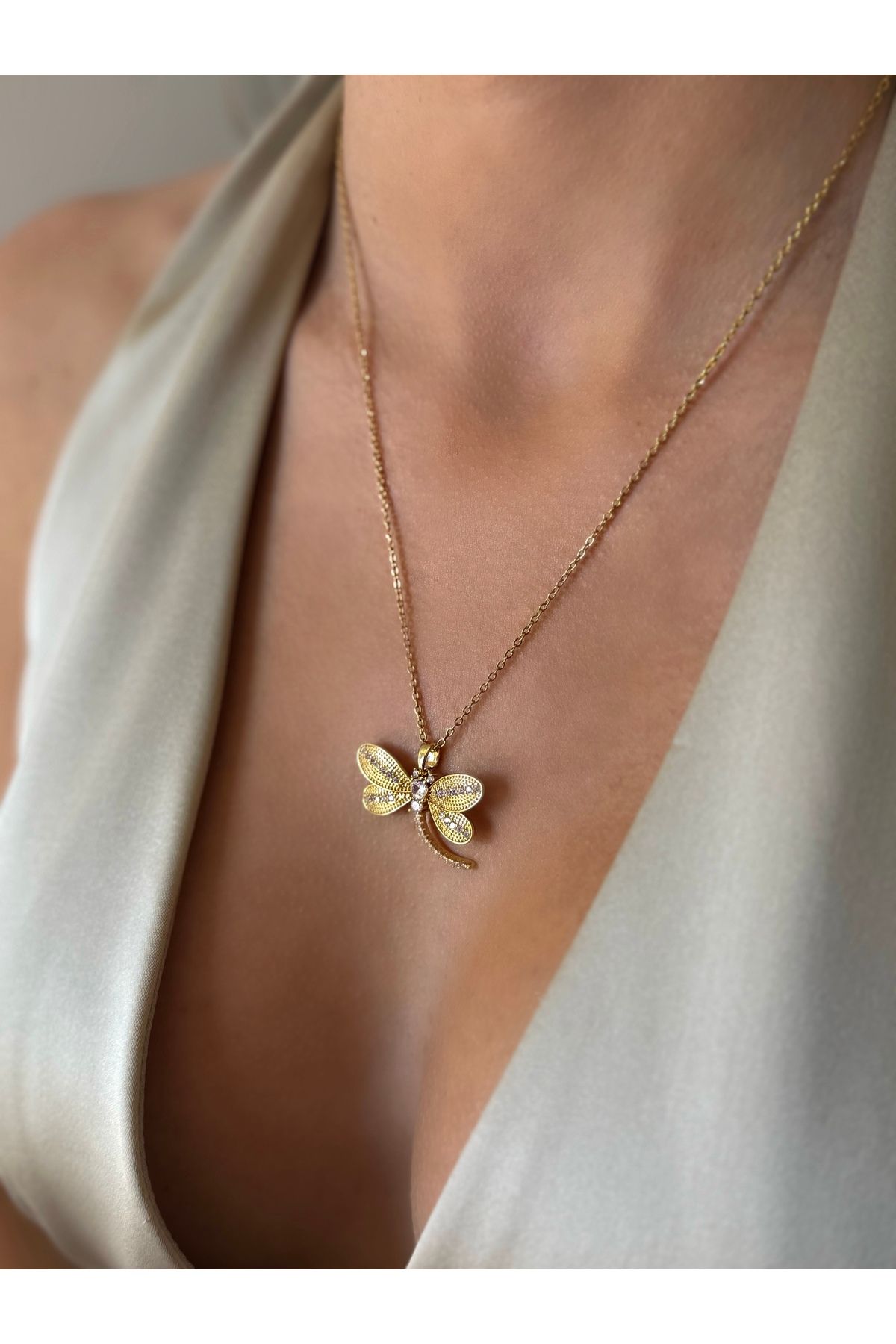 İNN JEWELLERY Çelik Kolye Kararmaz Kelebek Figürlü (2 YIL İTHALATÇI GARANTİLİ)