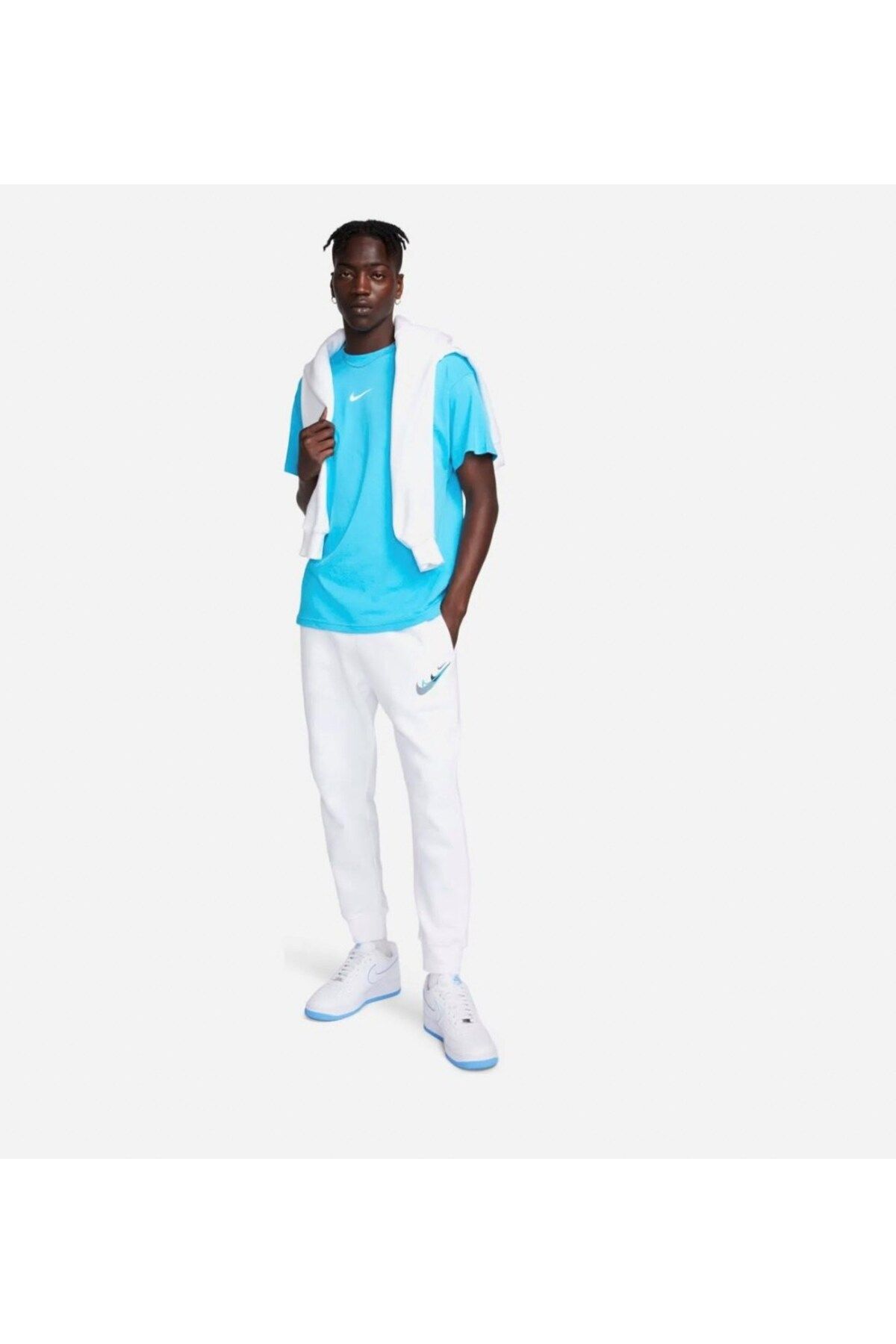 Nike Sportswear ''Triple Swoosh Graphic'' Short-Sleeve Erkek Tişört