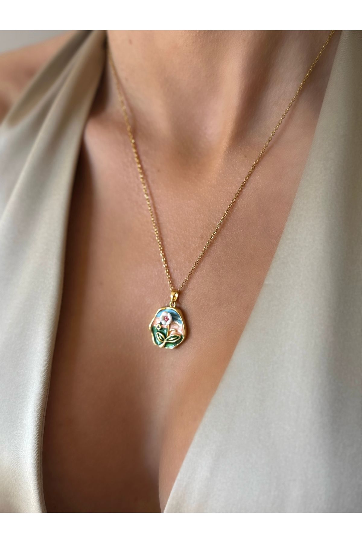 İNN JEWELLERY Çelik Kolye Kararmaz Papatya Figürlü (2 YIL İTHALATÇI GARANTİLİ)