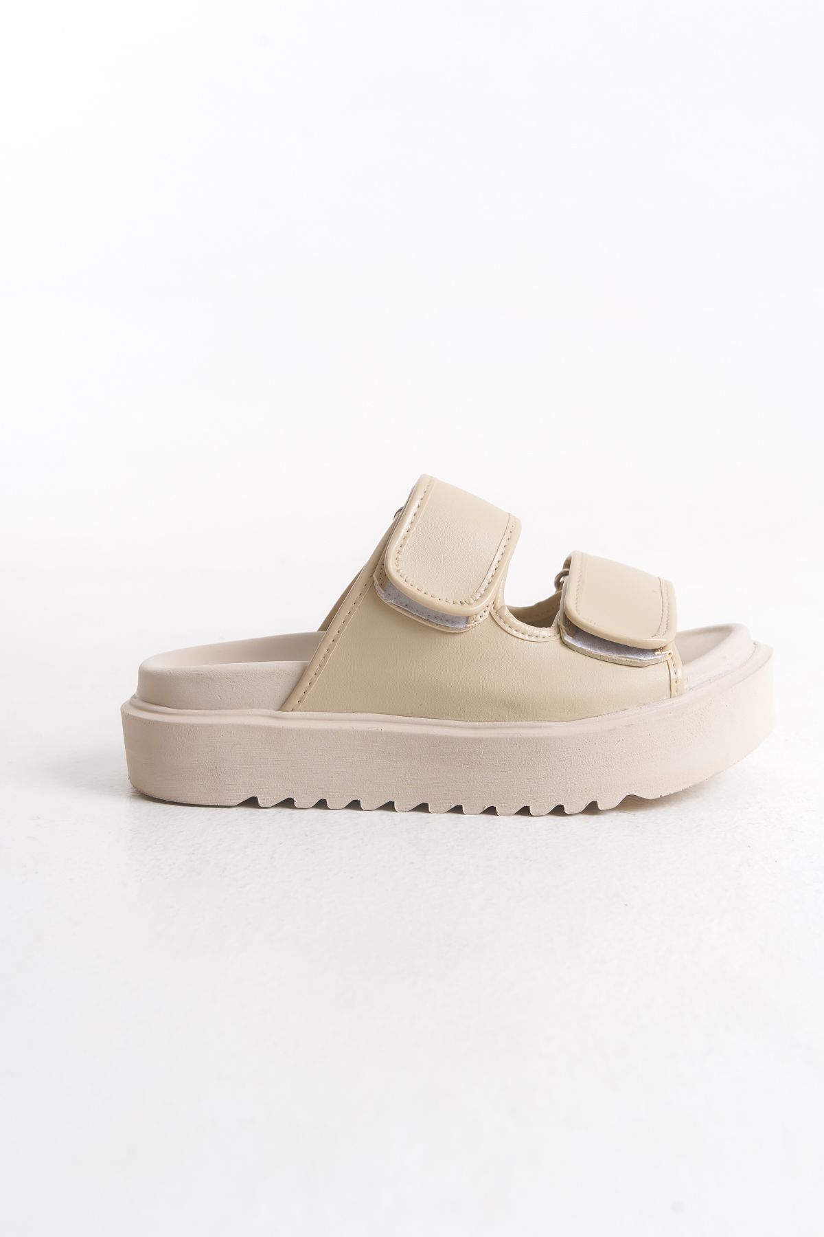 Pofi Shoes Bant Detaylı Yüksek Taban Günlük Terlik