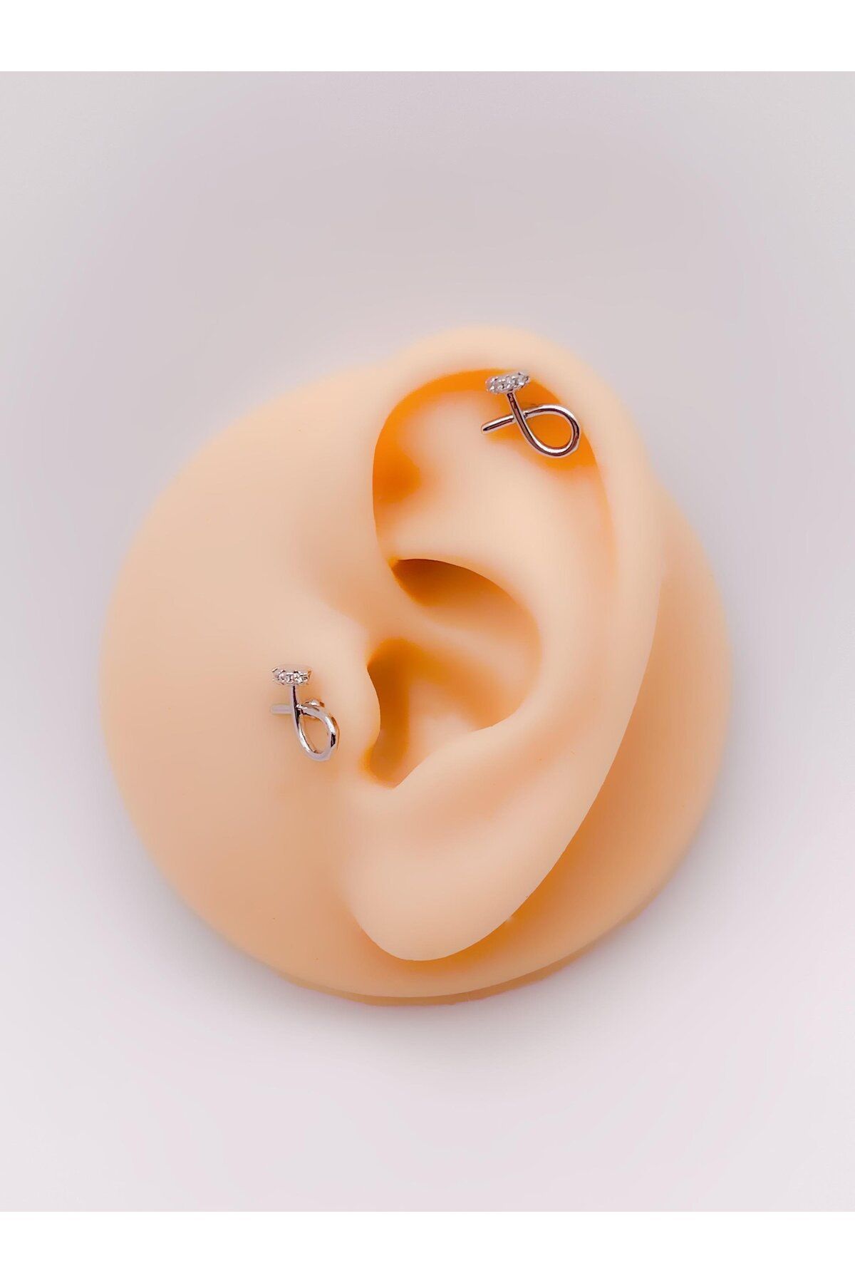 Trinos Cerrrahi Çelik Piercing ( Pirsing ) Taşlı Tasarım Çivi Tragus Helix Piercing (1adet)