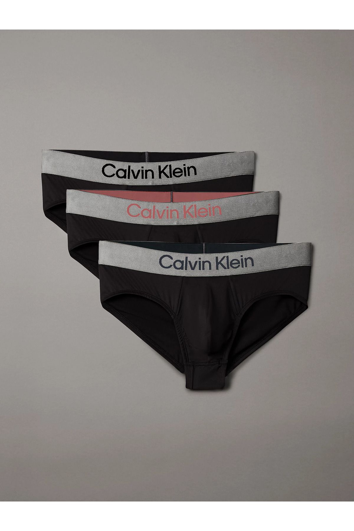 Calvin Klein Erkek Lastikli Üstü Calvin Klein Yazılı Bel Üçgen Kesim Dar Siyah Külot LV00NB4122-UB1