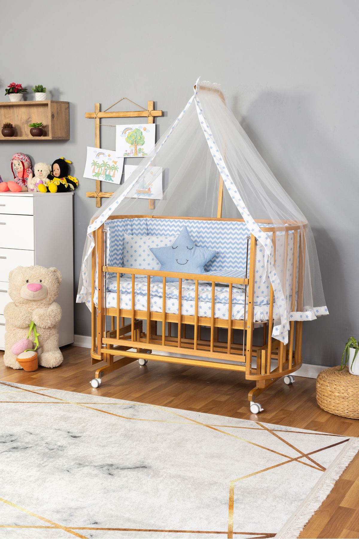 Carino Wins Ahşap Beşik Anne Yanı Yeni Doğan Papatya Doğal Bebek Beşiği MAVİ YILDIZ UYKU SETLİ + TEKERLEK
