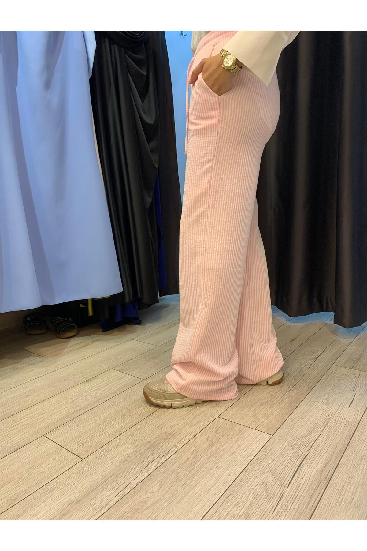 Moda Asrın Dökümlü Çizgili Keten Karışımlı Pantolon Penbe
