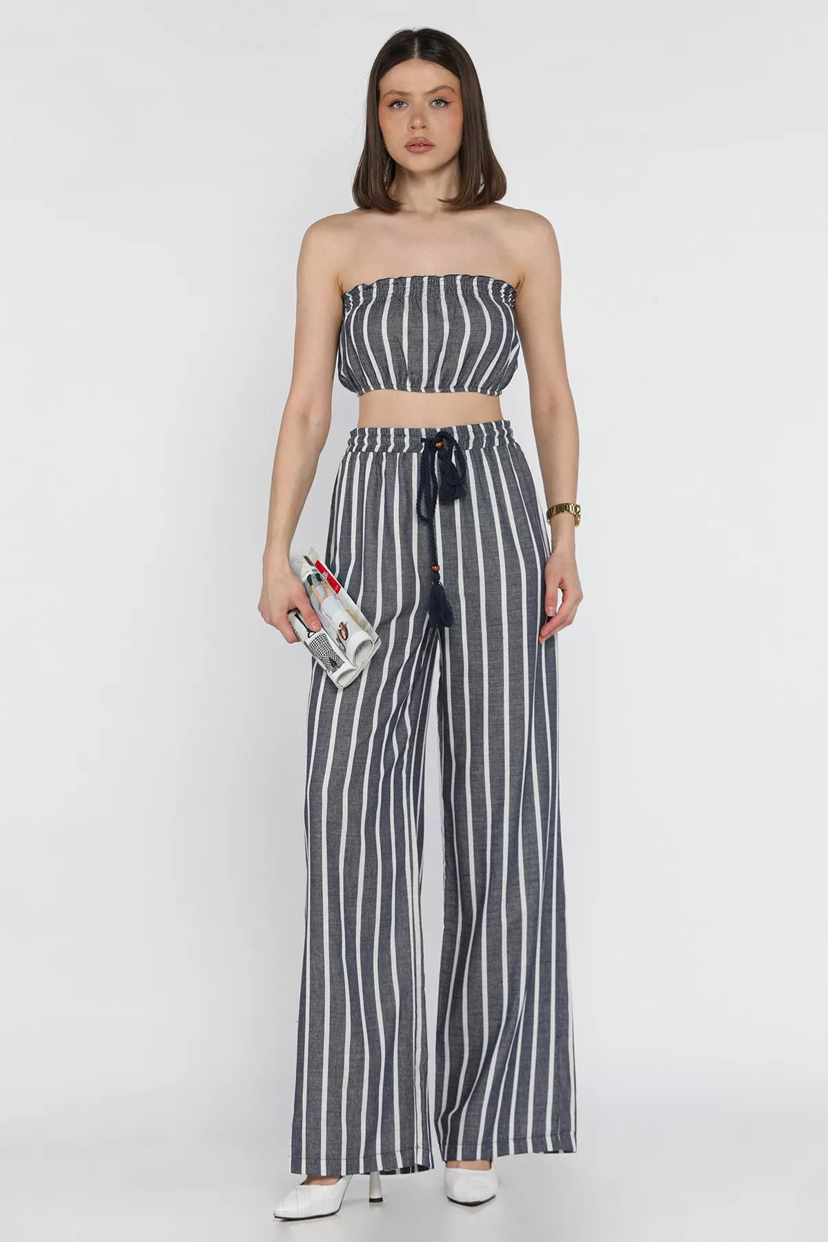 GÜLSELİ Lacivert Kadın Çizgi Desenli Straplez Crop Top Bluz Palazzo Pantolon İkili Takım