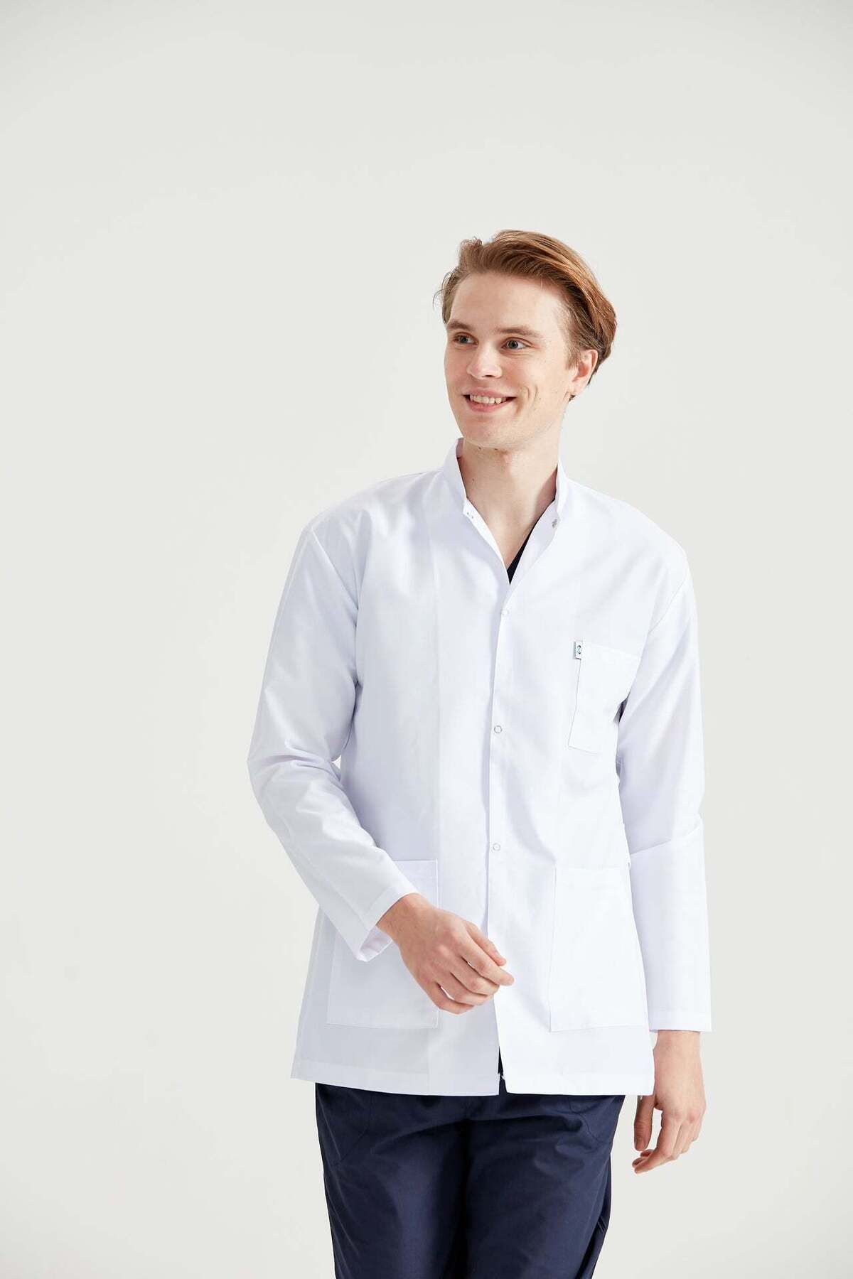 DEMOTEKS-Men's White Short Medical Lab Coat Uniform - With Three Pockets, Long Sleeves, Tunic Collar 3