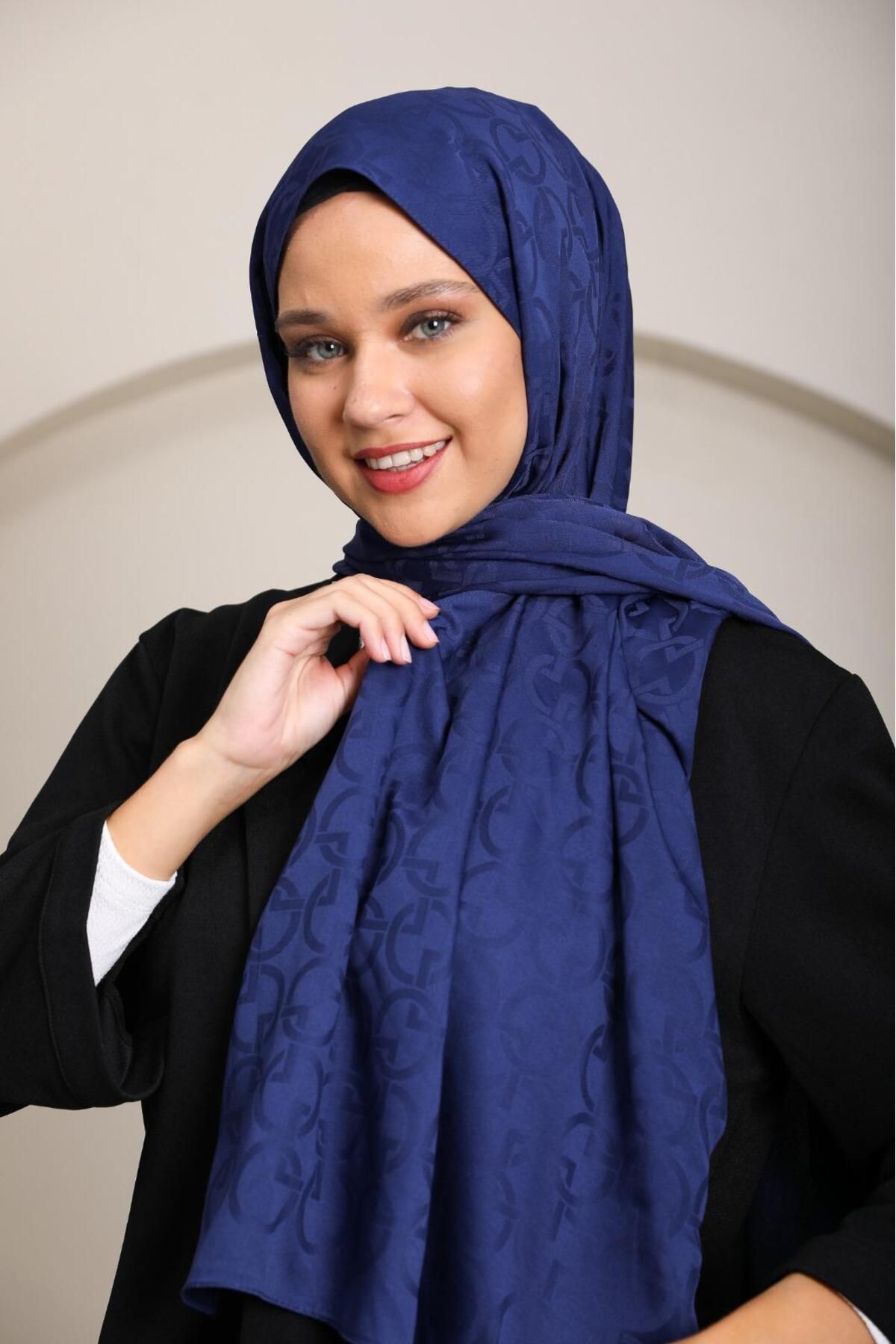 Cristy JAKAR ŞAL