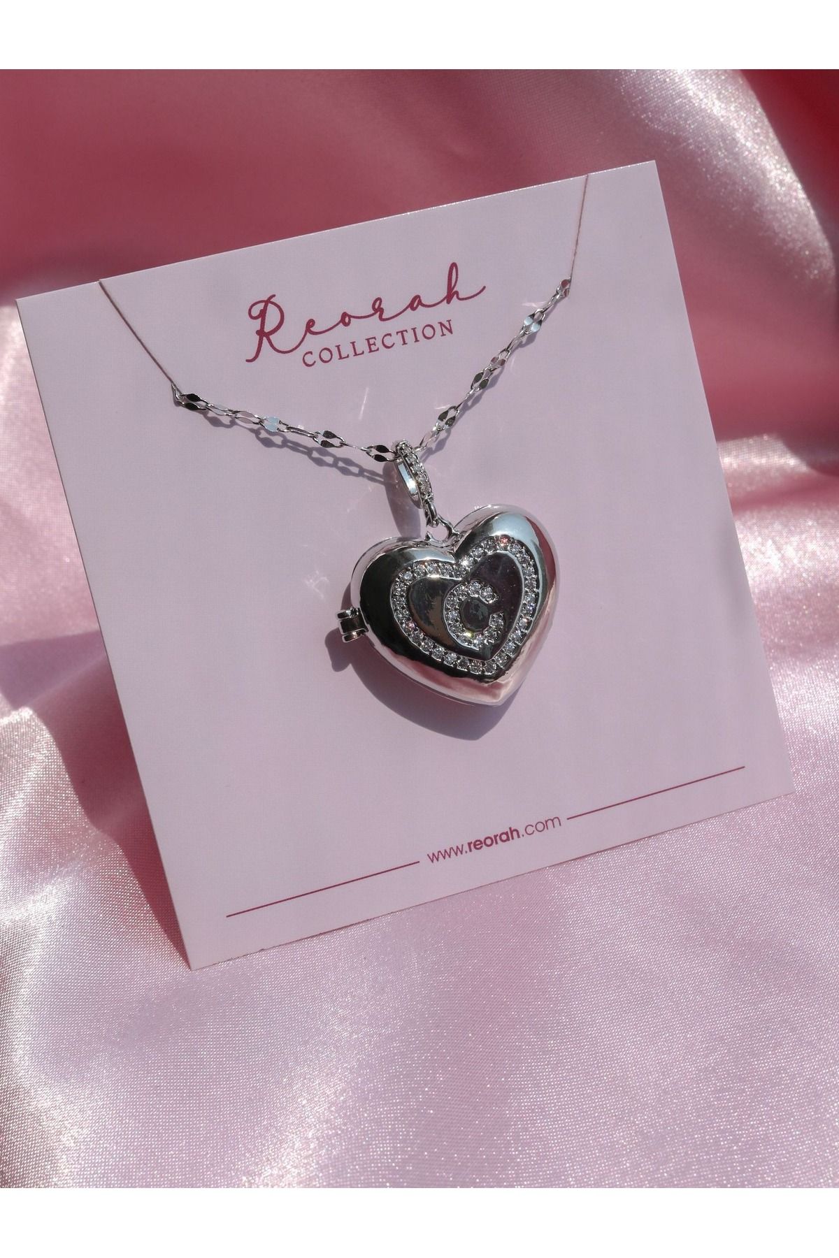 Reorah Collection Kalpli Harf Locket Çelik Kolye-C Harfi