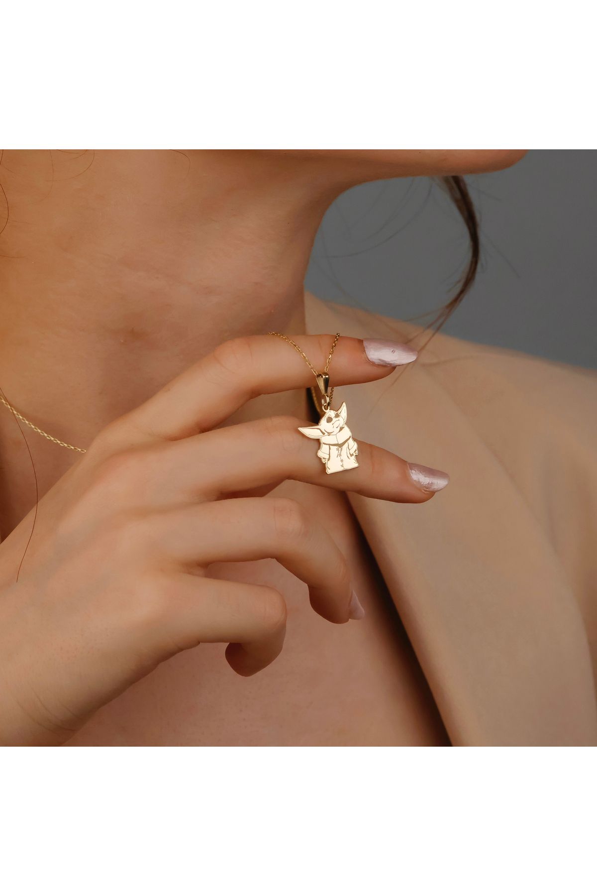 ALTINTEMAS Grogu (Baby Yoda) Figürlü Kolye – Altın Kaplama 925 Ayar Gümüş Bilgelik ve Güç Temalı Kolye