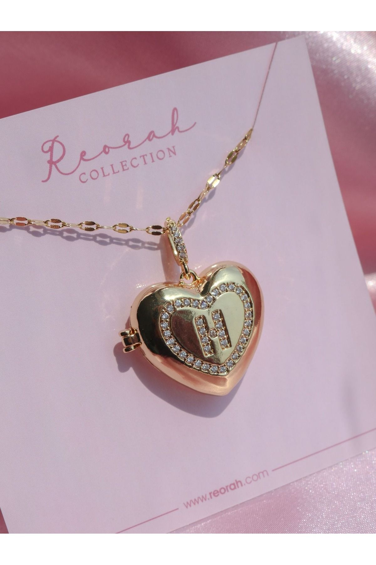 Reorah Collection Kalpli Harf Locket Çelik Kolye-H Harfi