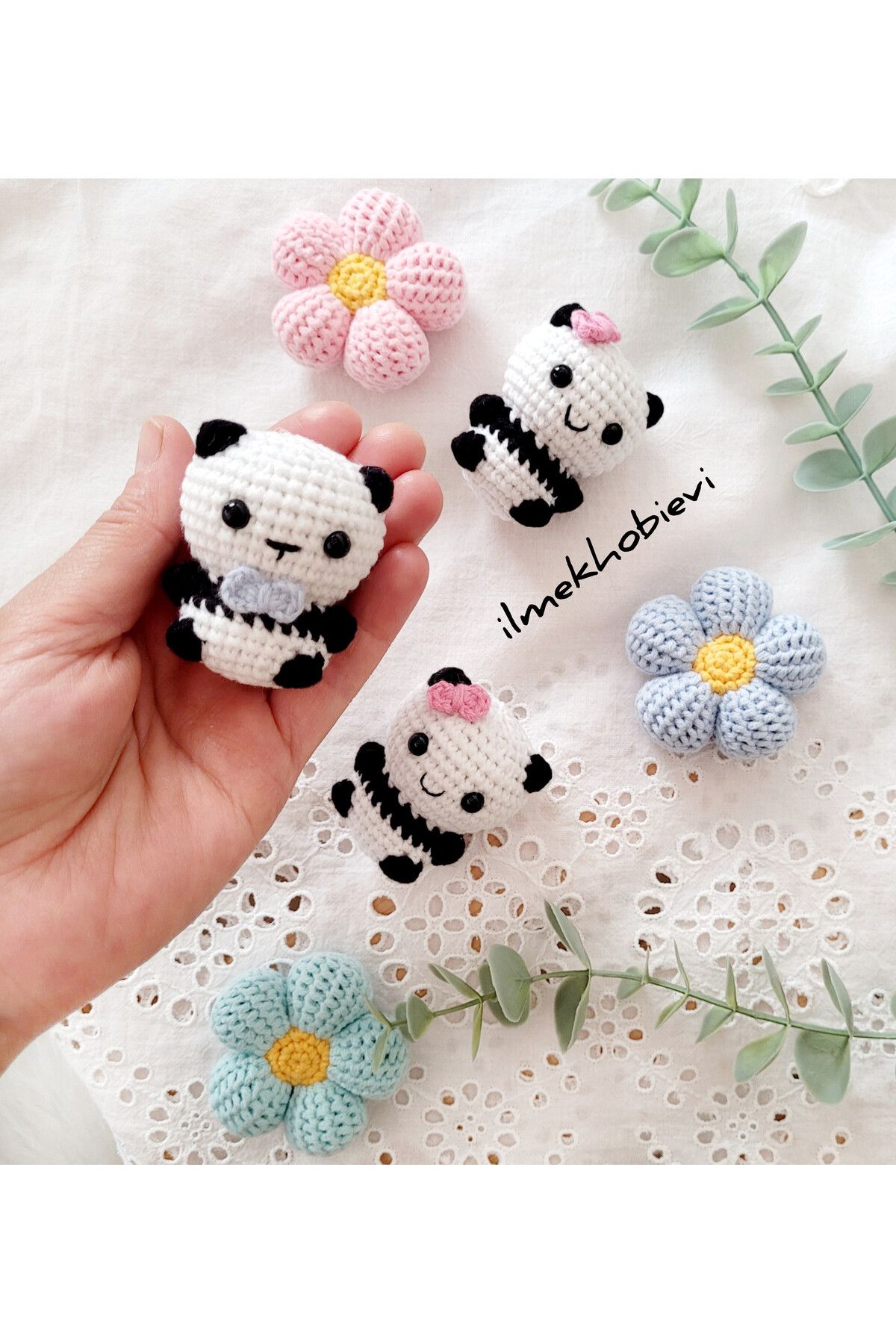 ilmekhobievi Amigurumi Sevimli Panda Mavi Fiyonklu Organic Oyuncak-Anahtarlık 6cm (1 Adet)