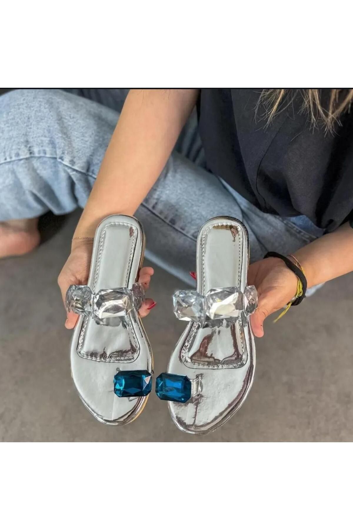 Elf Shoes & Bags ELF SHOES TAŞ DETAYLI BANTLI PARMAK ARASI TERLİK