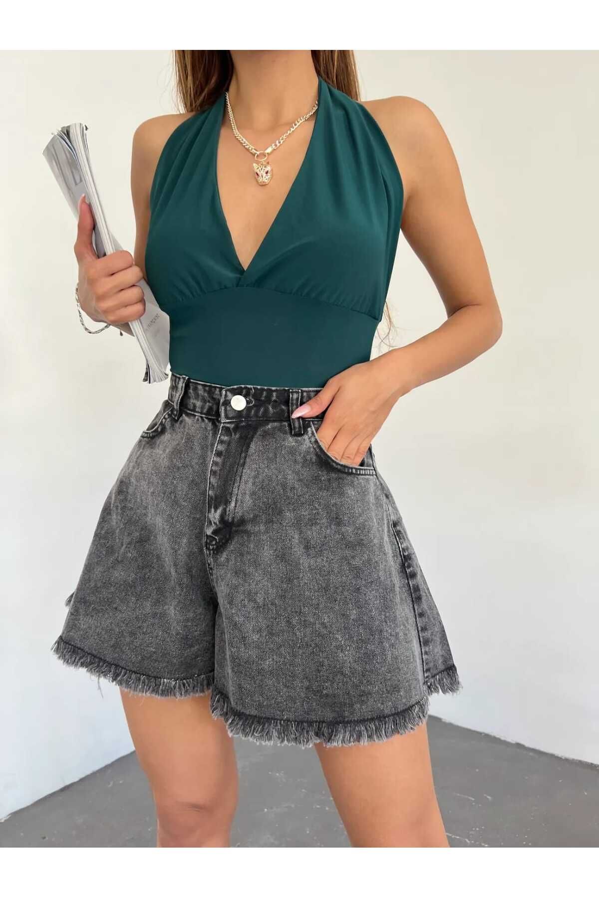 Zeliza Moda Evi Geniş Paça Püsküllü Denim Kadın Mini Şort