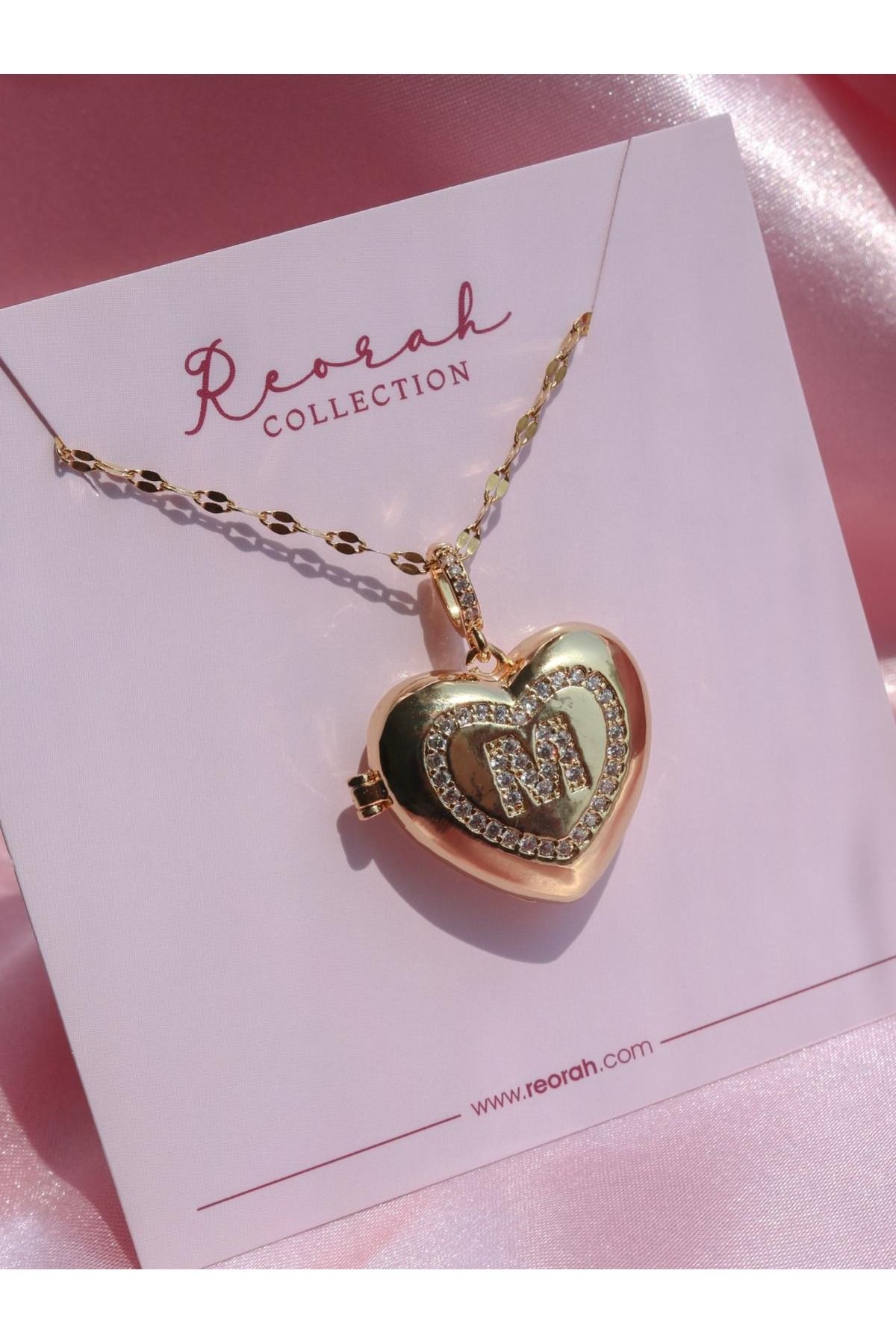 Reorah Collection Kalpli Harf Locket Çelik Kolye-M Harfi
