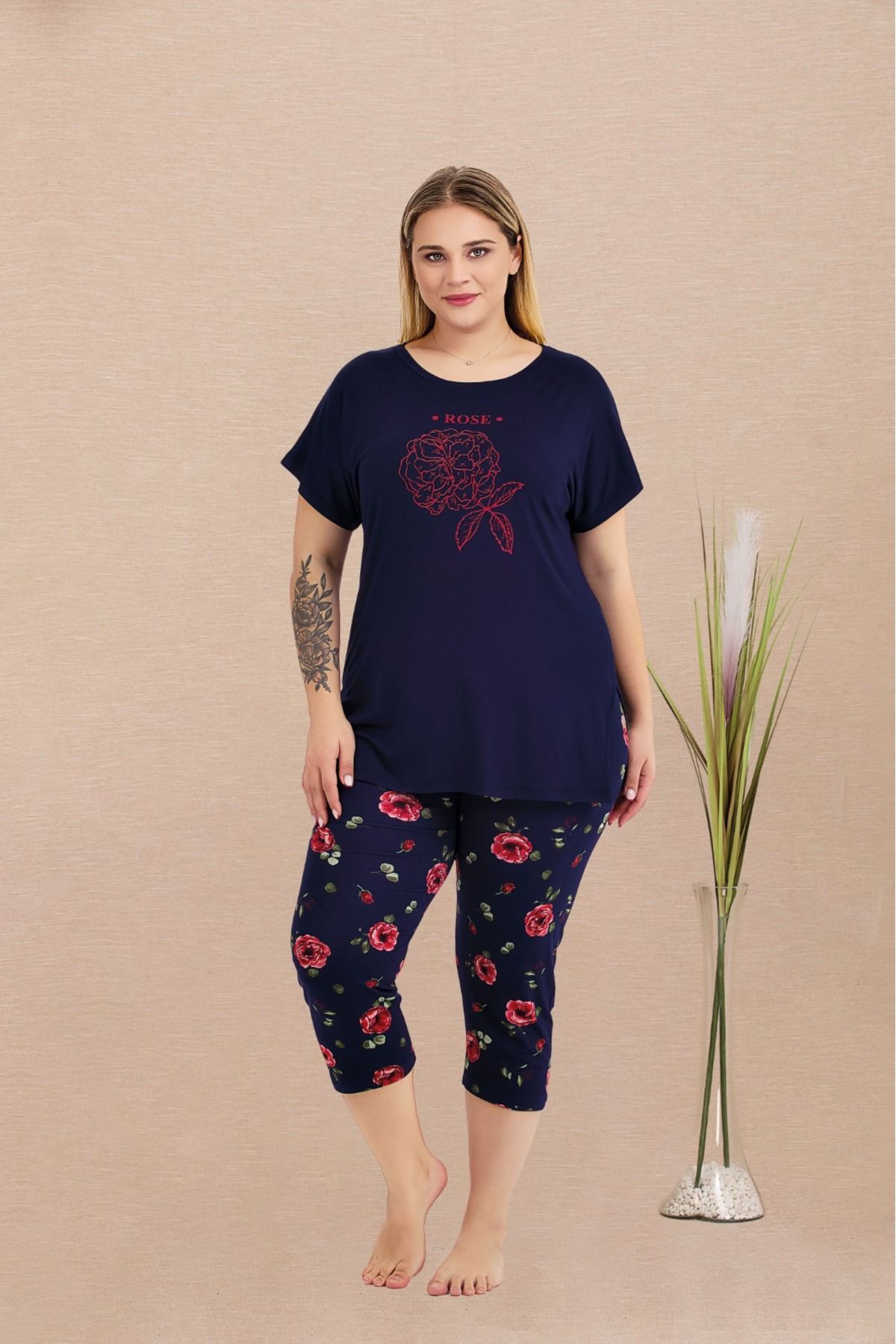Lady Lingerie Kapri Taytlı,Çiçekli,Kısa Kollu Battal Beden Kadın Pijama Takımı