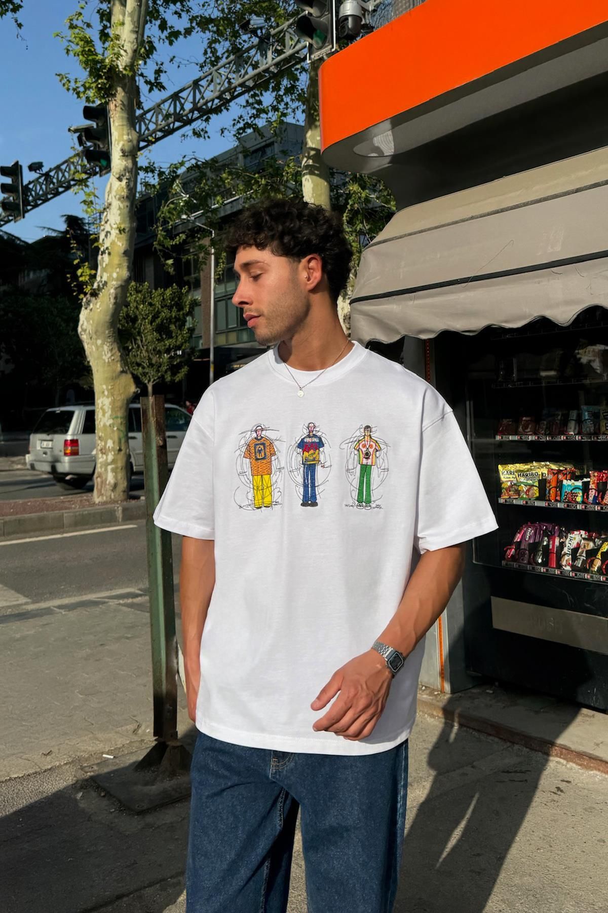 Flaw Wear Different Aura Nakışlı Beyaz Oversize Tişört