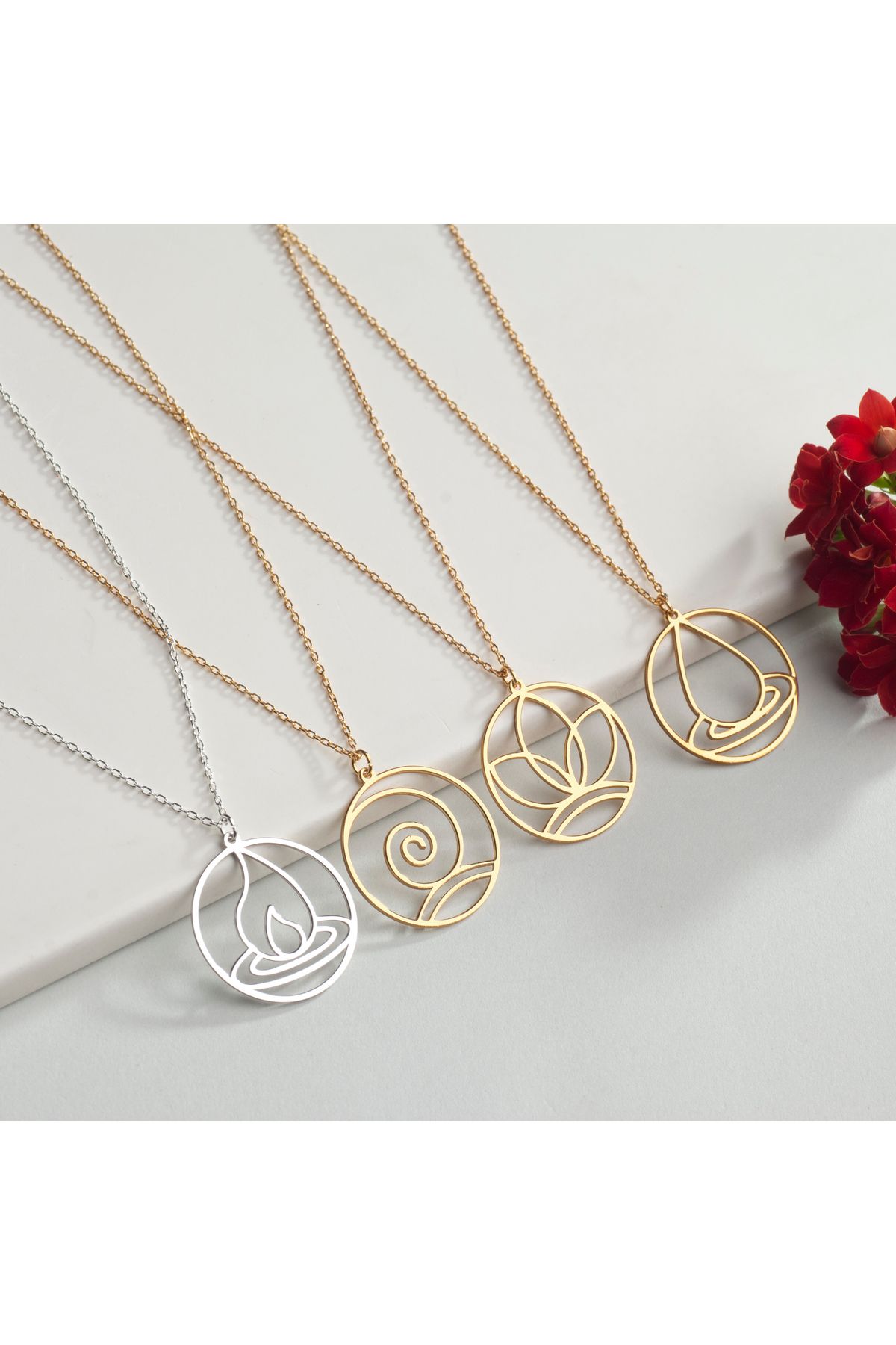DIZY SILVER 925 AYAR GÜMÜŞ SPİRİTÜEL SEMBOL KOLYE, 22K ALTIN KAPLAMA, LOTUS YOGA DENGE ENERJİ MİNİMAL TASARIM