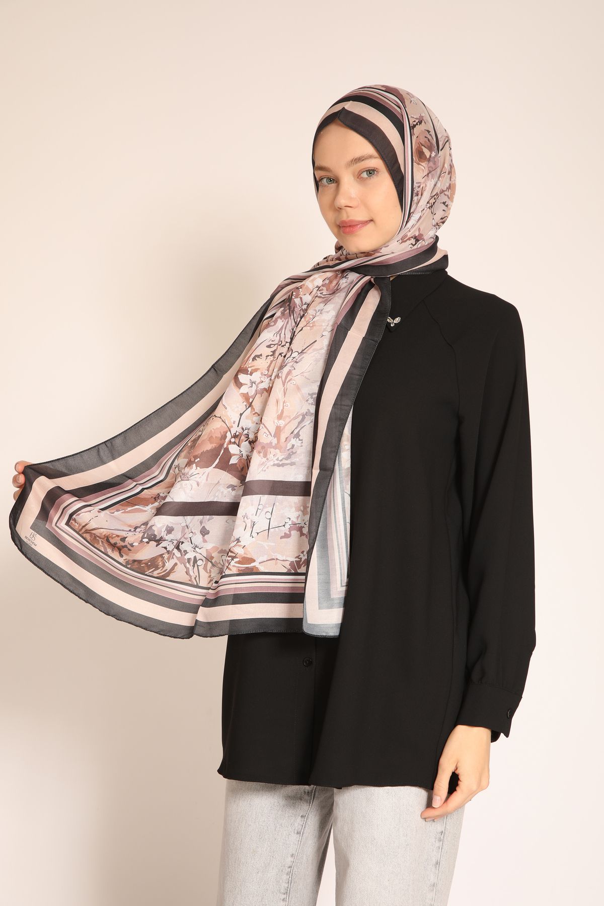 BERCHEM SCARF Yeni Sezon Kadın Soft Şal | Bej, Siyah ve Pudra Renkli Çiçekli Tasarım