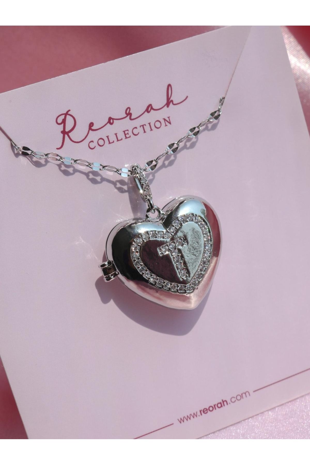 Reorah Collection Kalpli Harf Locket Çelik Kolye-T Harfi