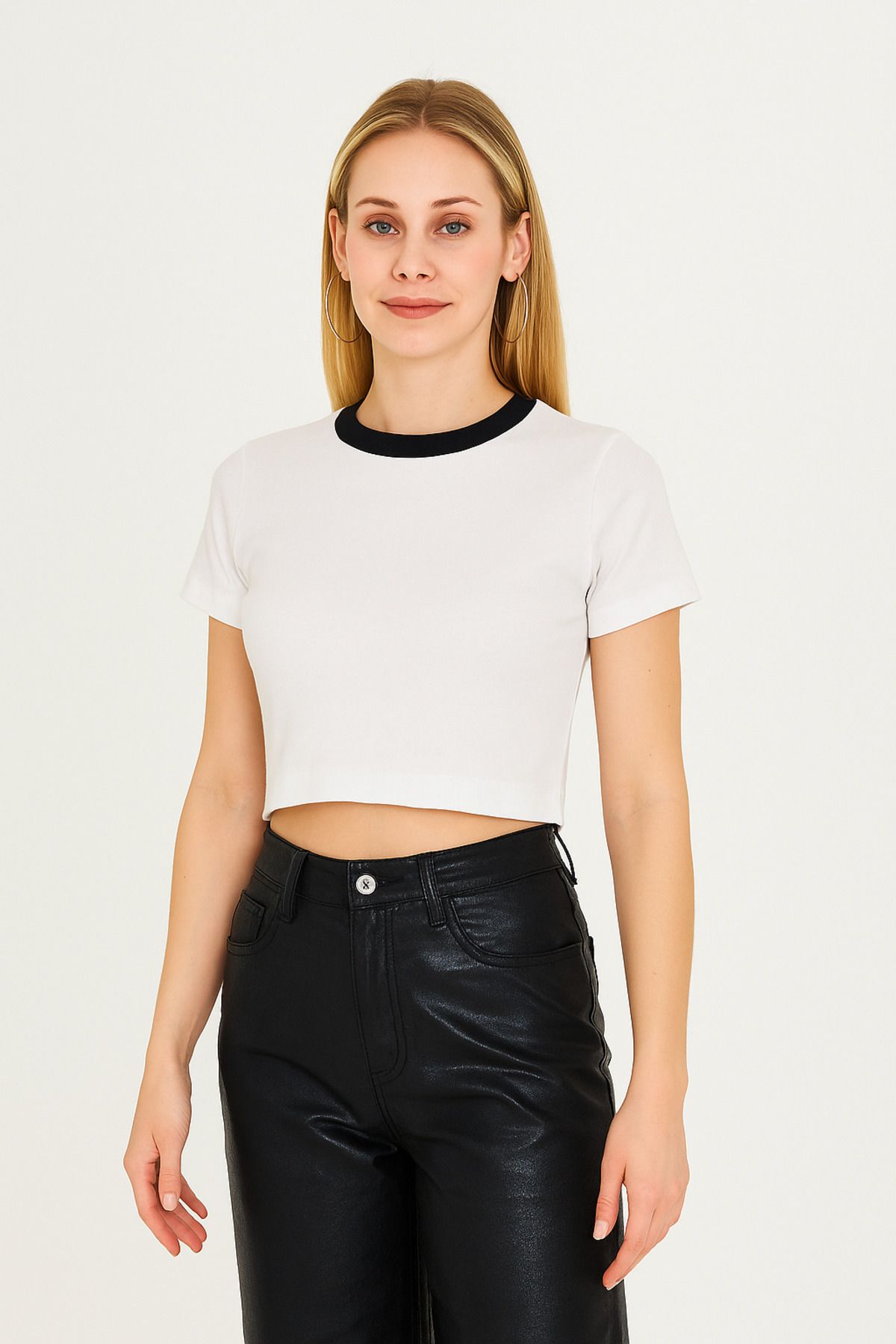 Dİ GİYİM Kadın Crop Tshirt Kontrast Yaka Detaylı