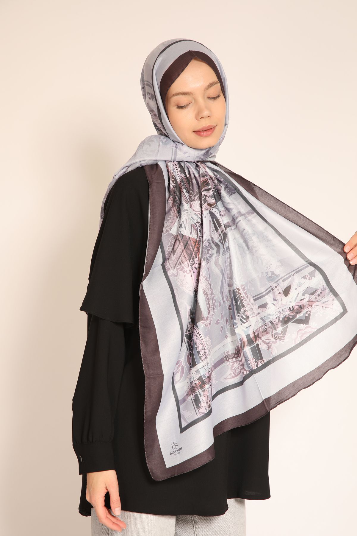 BERCHEM SCARF Gri ve Kahverengi Desenli Soft Şal | Soft Tonlarda Modern Desen