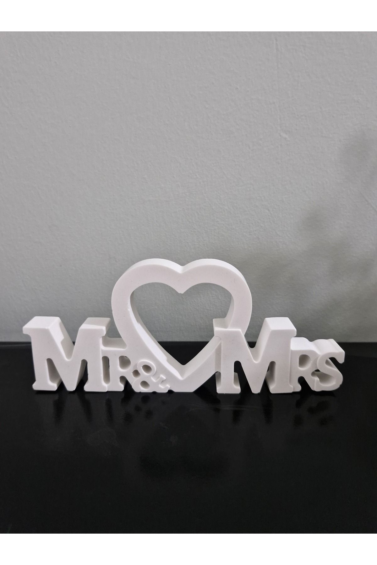 Noliva Mr & Mrs Kalpli El Yapımı Taş Tozu Dekoratif Obje – Beyaz