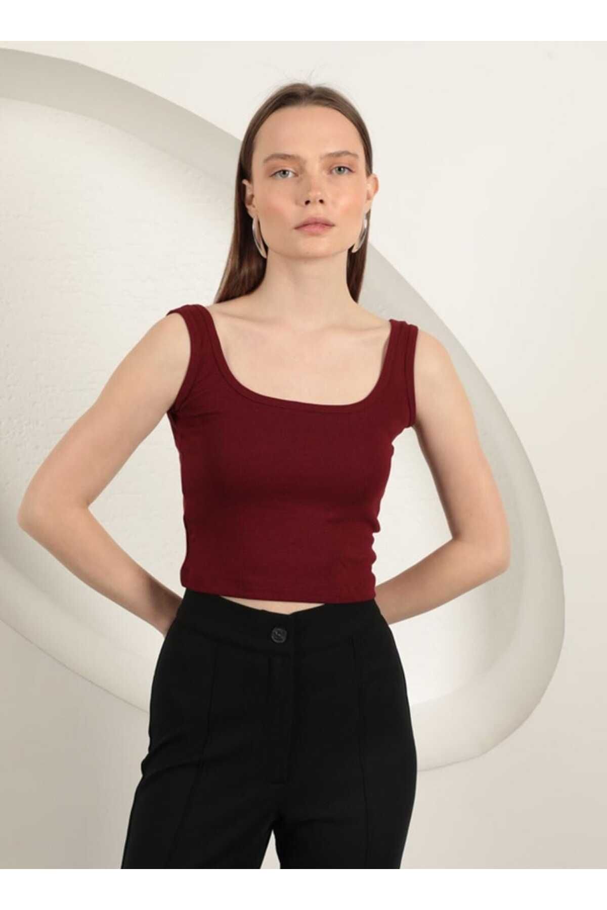 MİHHRİZAR ASKILI KARE YAKA VİSKON CROP T-SHİRT