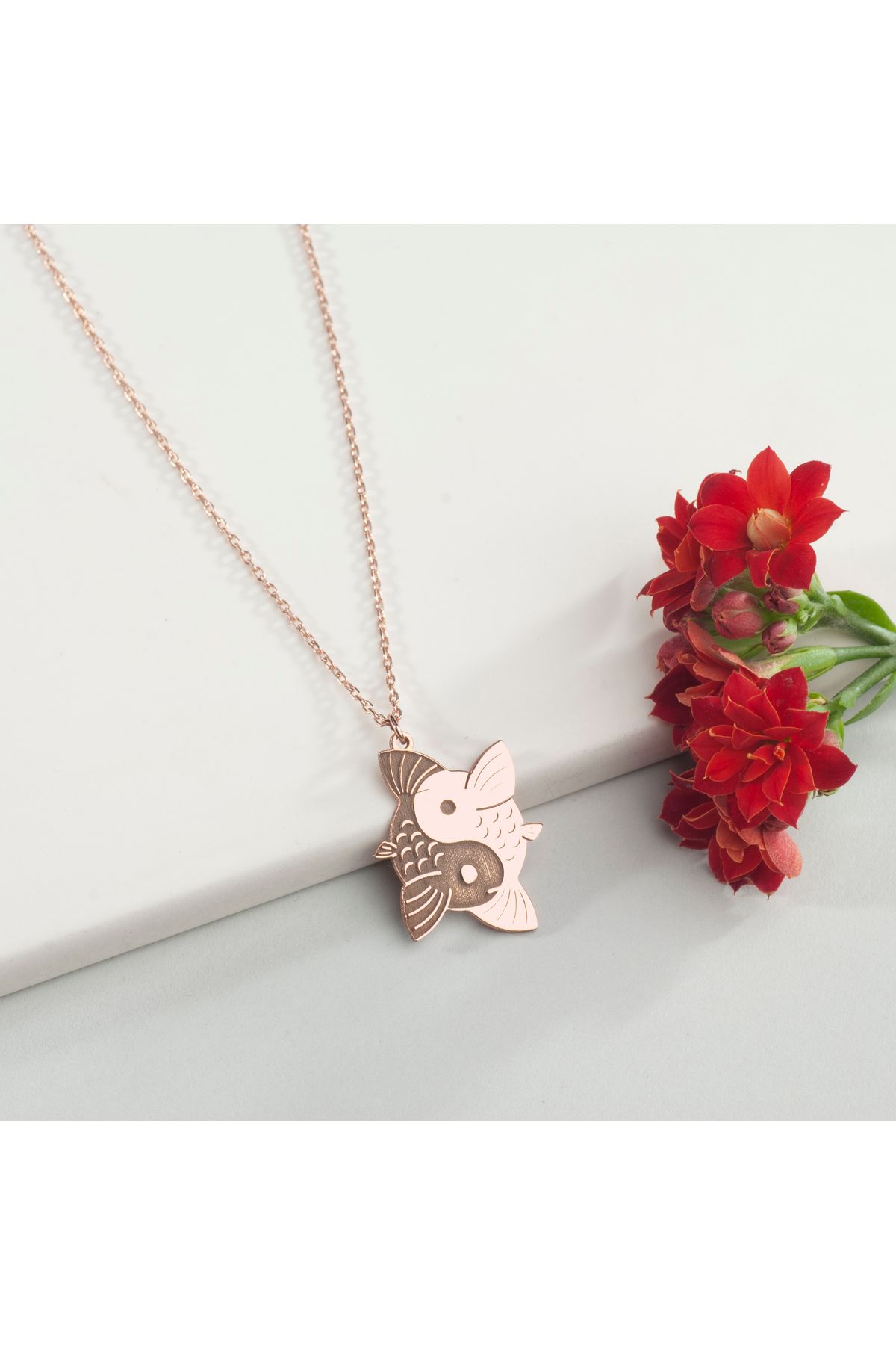 DIZY SILVER BALIK FİGÜRLÜ KOLYE, 925 AYAR GÜMÜŞ, 22K ROSE GOLD KAPLAMA, UĞUR VE BEREKET SEMBOLÜ ŞIK TAKI