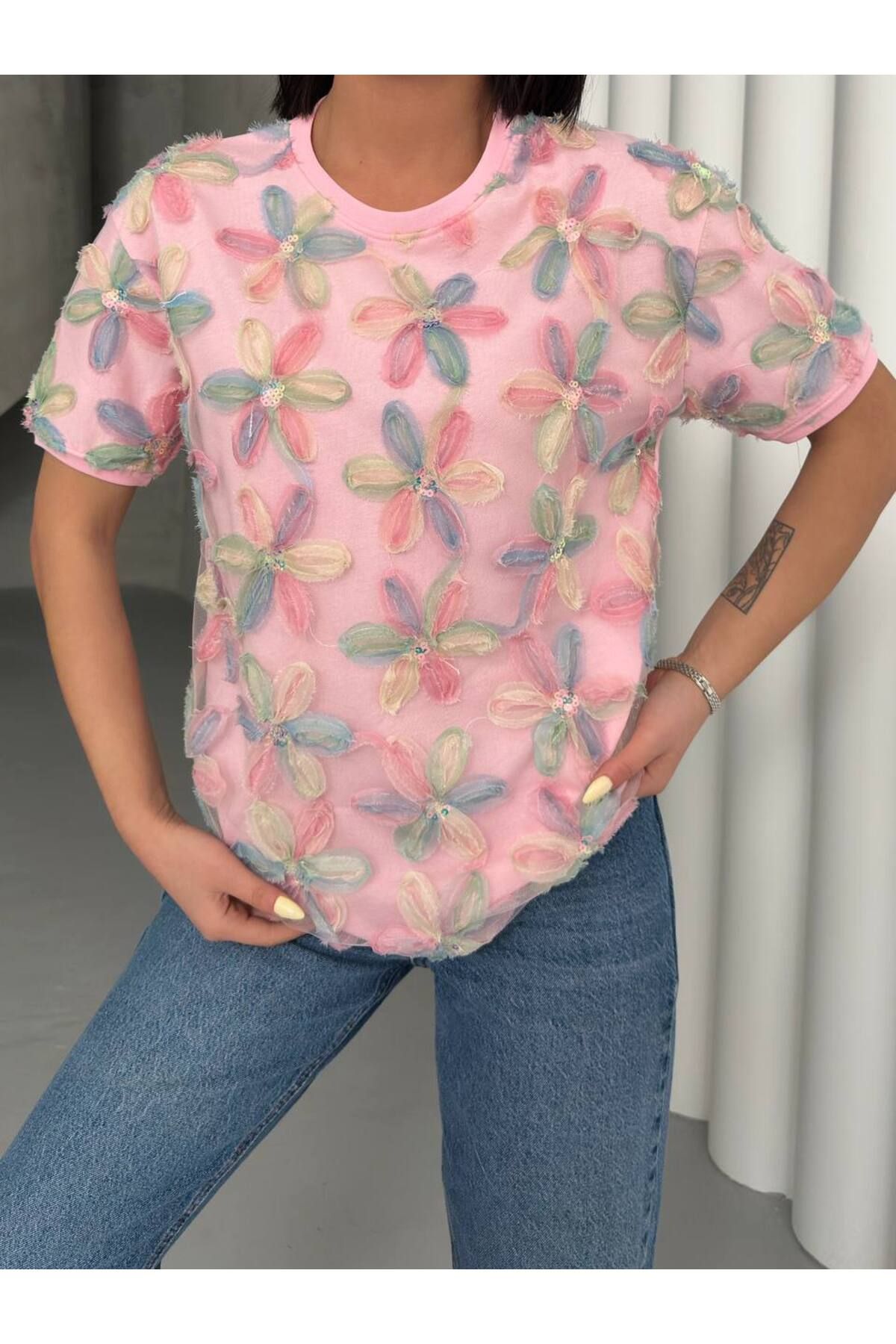 Butik Serdivan Kadın Bisiklet Yaka Tüllü Çiçekli Kısa Kollu Pamuklu T-Shirt Trend Yeni Sezon Çiçek Aksesuarlı