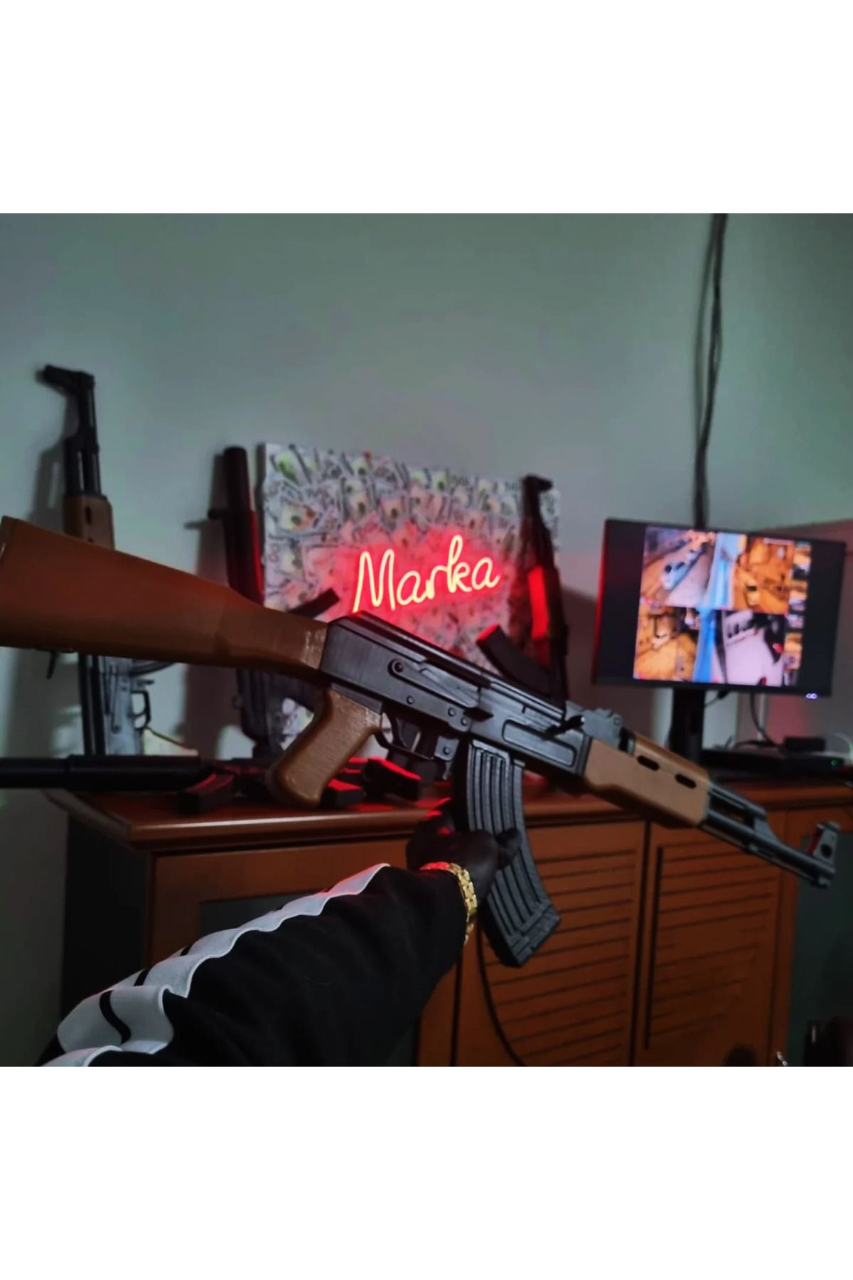 ValoriaConcept Premium AK-47 Model Dekoratif 3D Figür – Lüks Tasarım ve Benzersiz İşçilikle Üretilmiştir
