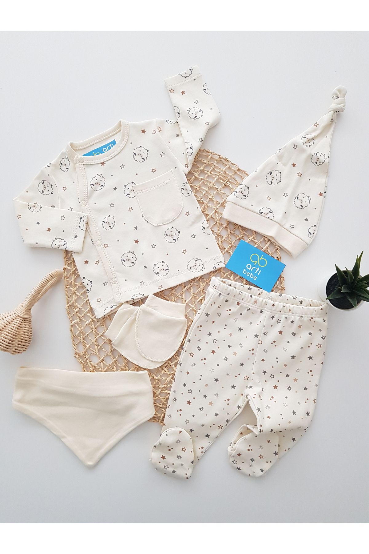 artıbebe Yenidoğan Unisex 5’li Hastane Çıkış Seti | %100 Pamuk Kuzu ve Yıldız Desenli İlk Giyim Takımı