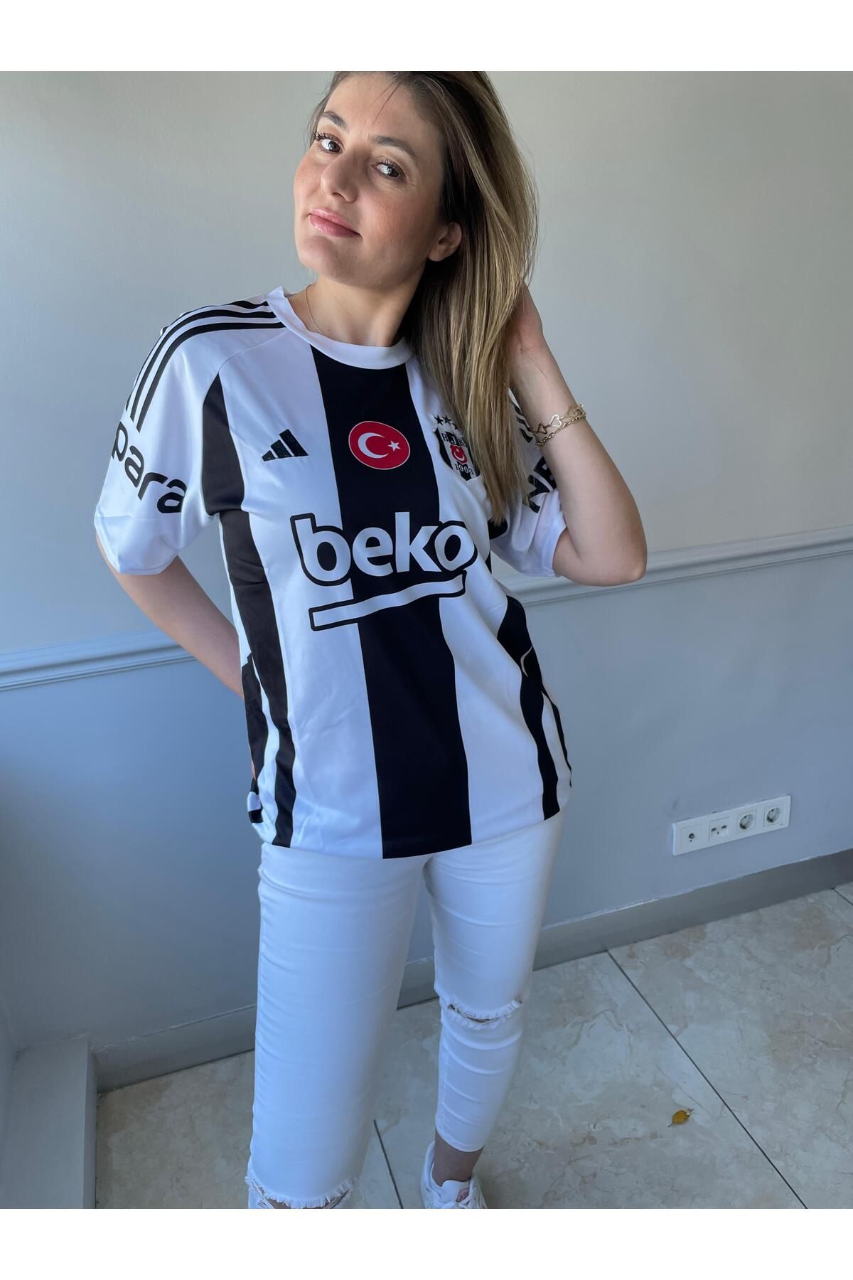 yenteks Beşiktaş. Çubuklu İç Saha 24/25 Sezon Kısa Kol Yetişkin Forma