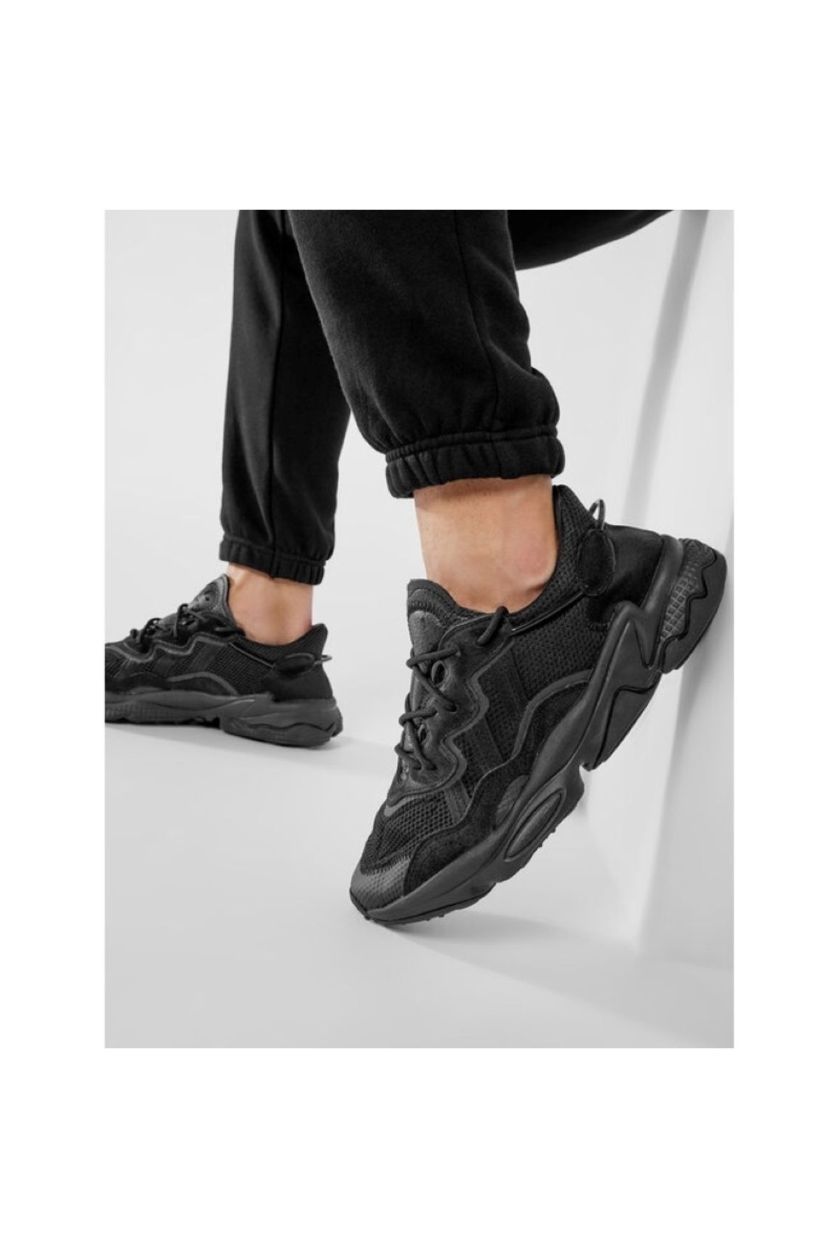 adidas-Ozweego EE6999 Pantofi negri casual pentru bărbați 1