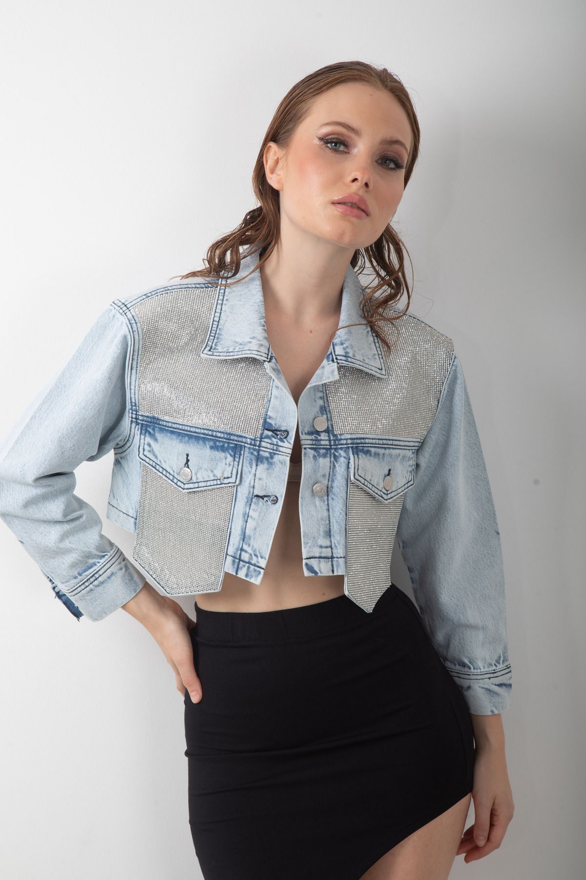 top girl Kadın Taş Aksesuarlı Crop Parlak Kısa Kot Ceket