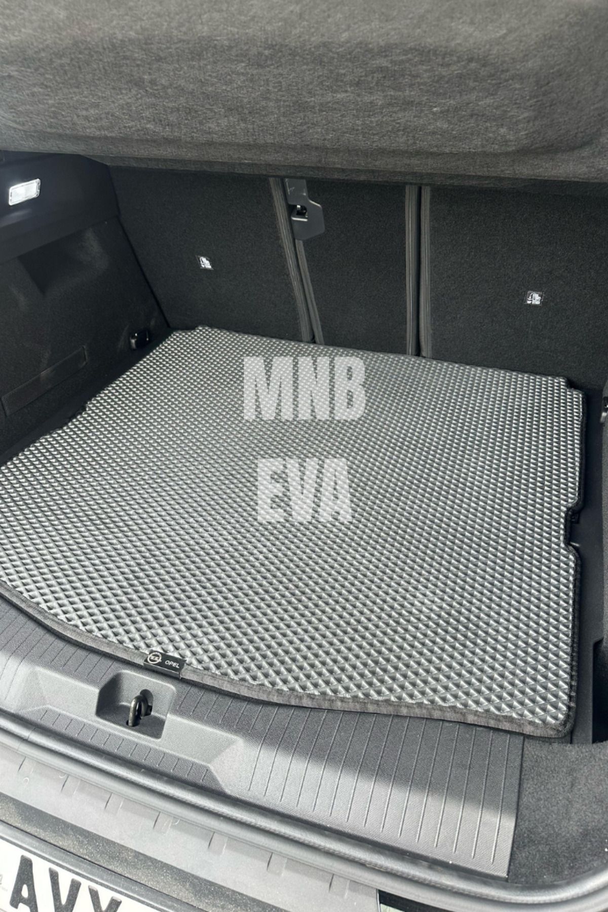 MNB EVA Opel Grandland 2025 Bagaj Havuzu Metal Logolu (YENİ KASA Hybrid & Elektrikli)