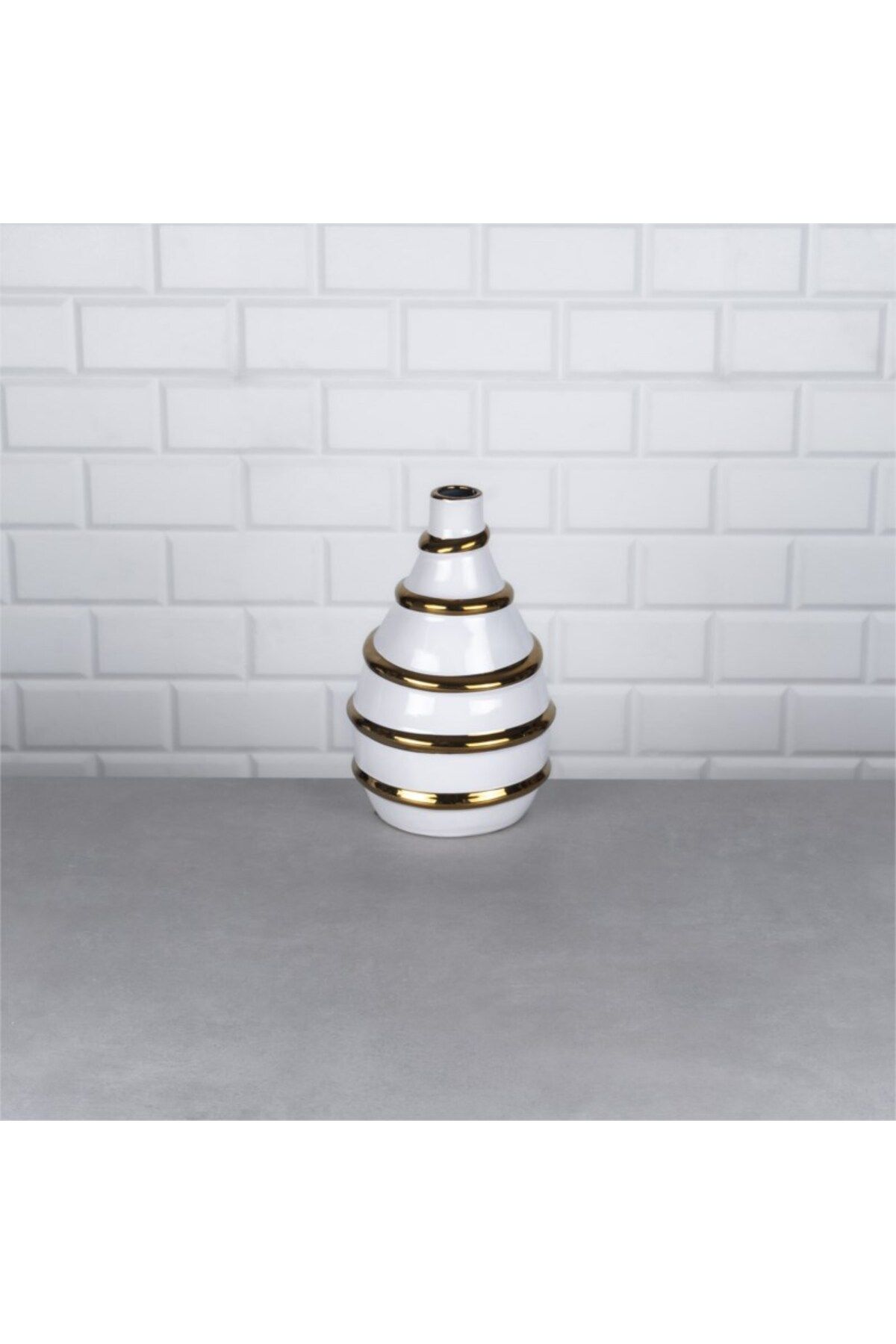 Hinora Gold Spiral Desen Tombul Porselen Vazo 16x16x26cm TEKLİ SATILIR