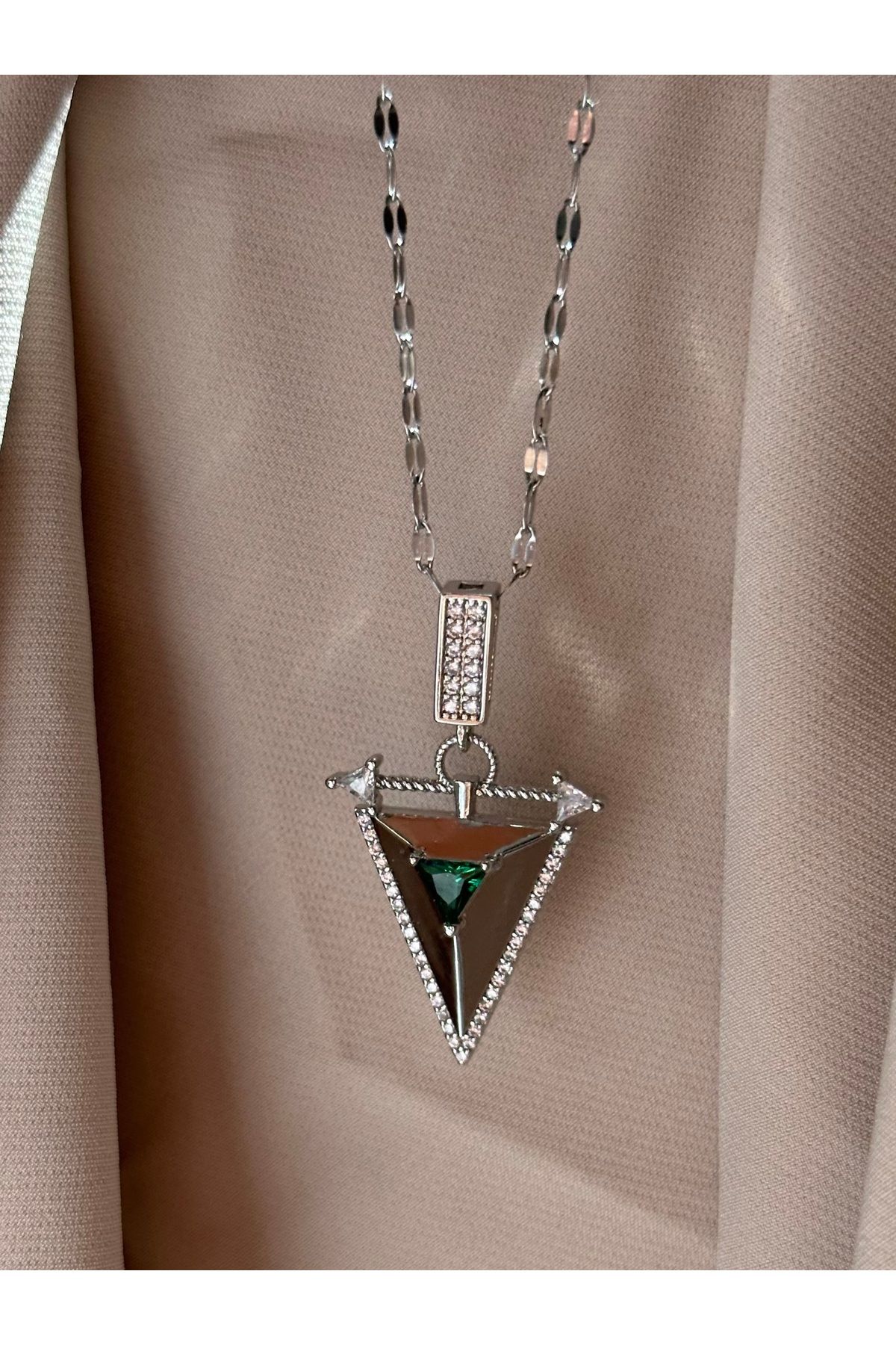 Liyajewellery Zümrüt Yeşili Üçgen Zirkon Taşlı Çelik (316L) Kolye