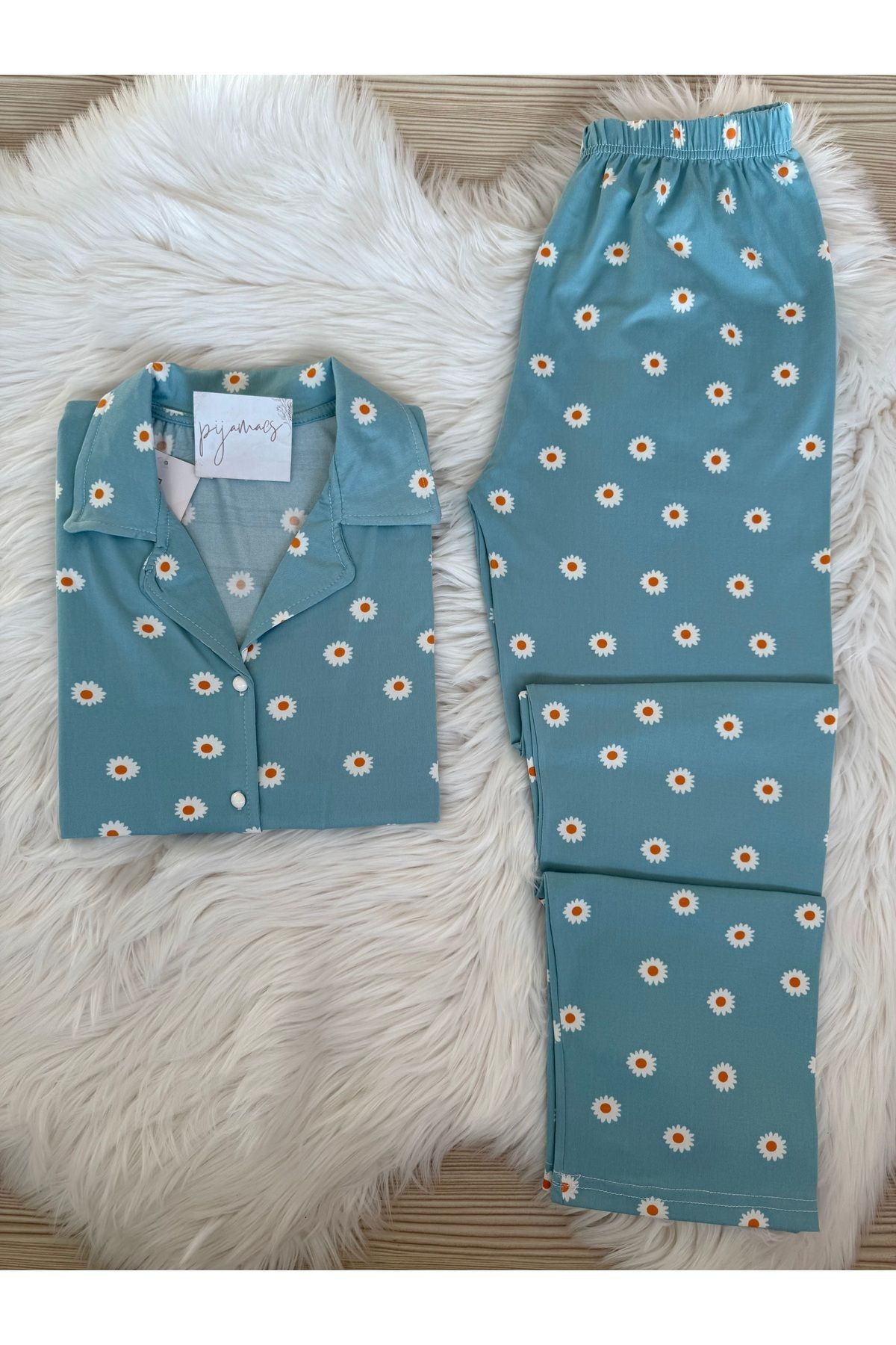 Pijamacs Mavi Papatya Desenli Önden Düğmeli Kısa Kol Milan Pijama Takımı