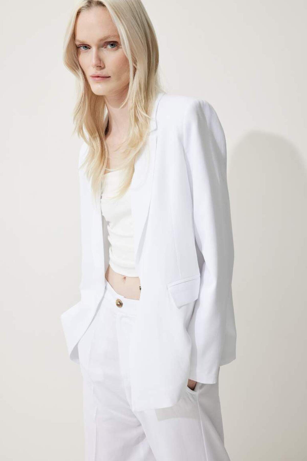 DeFacto Yeni Sezon Oversize Geniş Kalıp Keten Karışımlı Beyaz Blazer Ceket